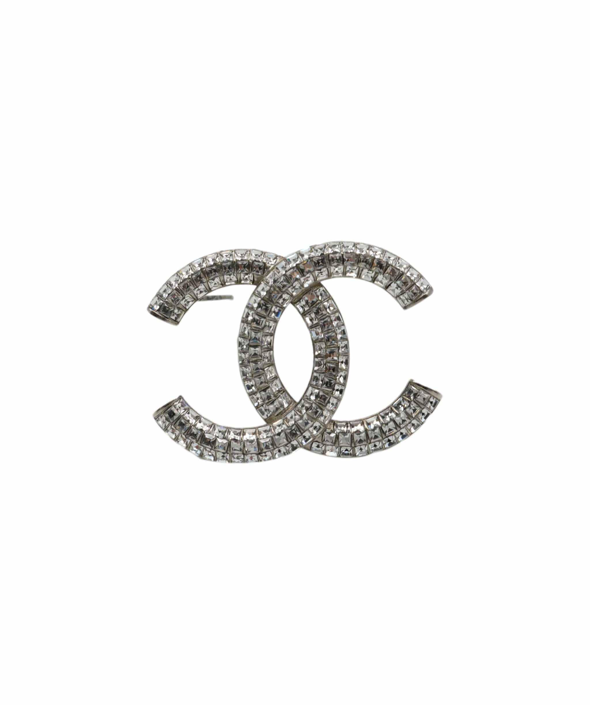 Chanel Chanel pearl and chain brooch ALC0742