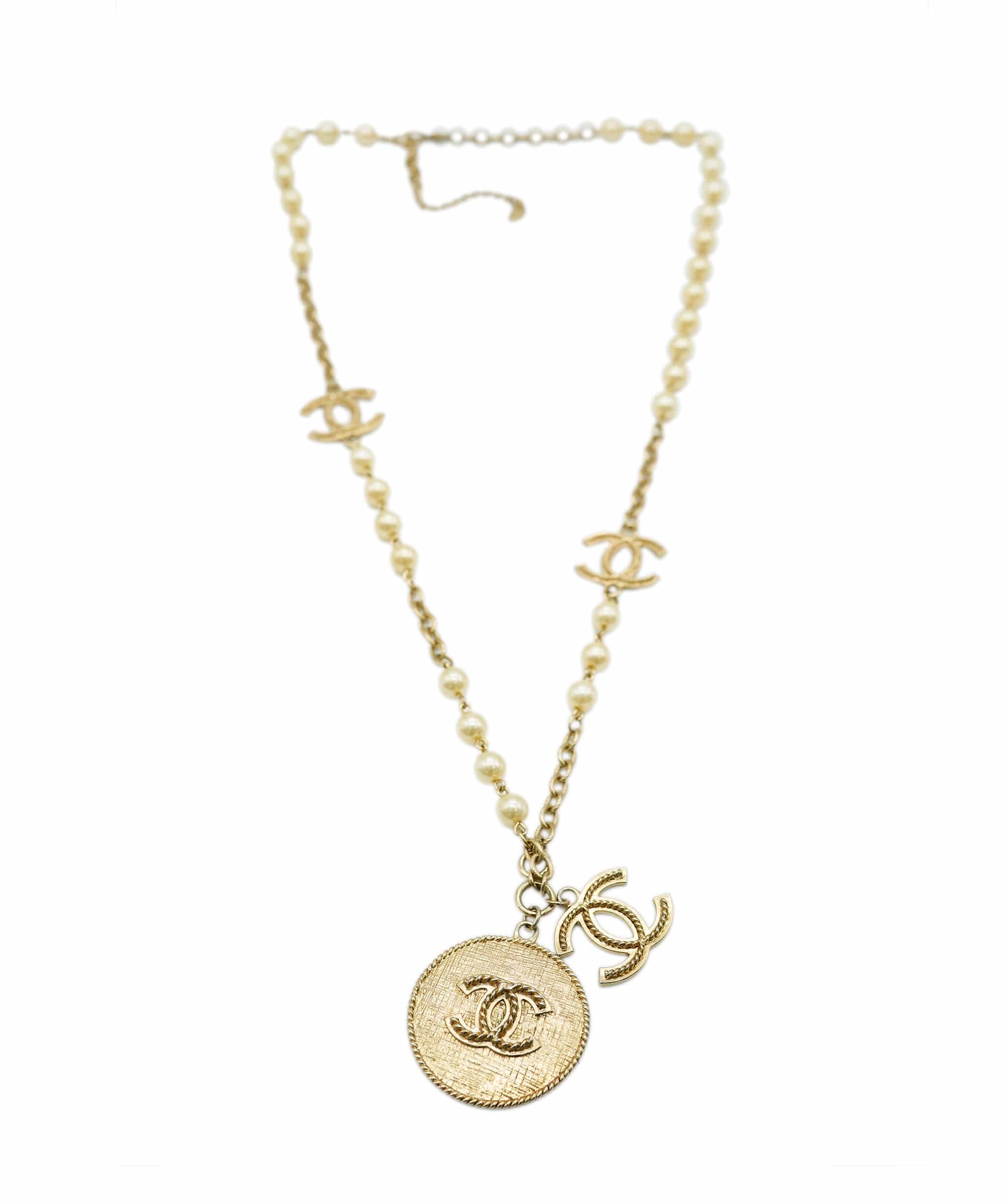 Chanel Chanel pearl necklace  - ASL1904