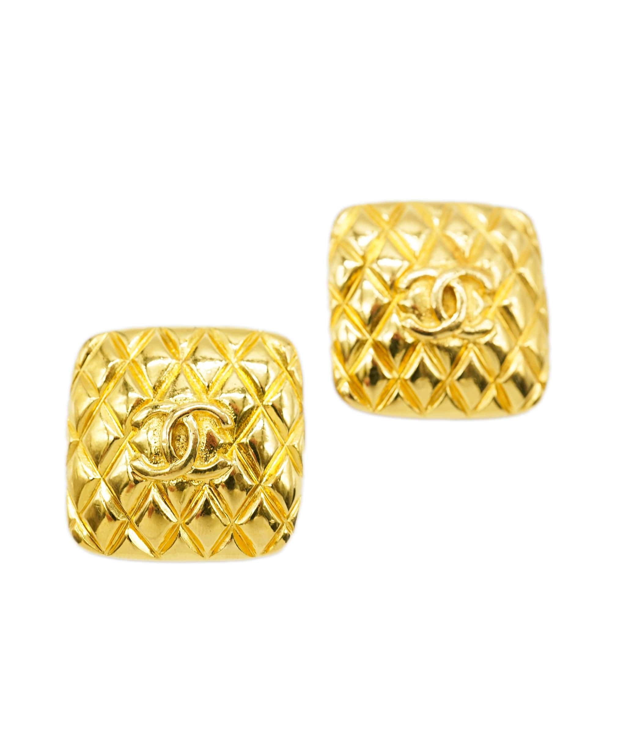 Chanel Chanel quilted CC logo Clip on earrings  - AGL2007