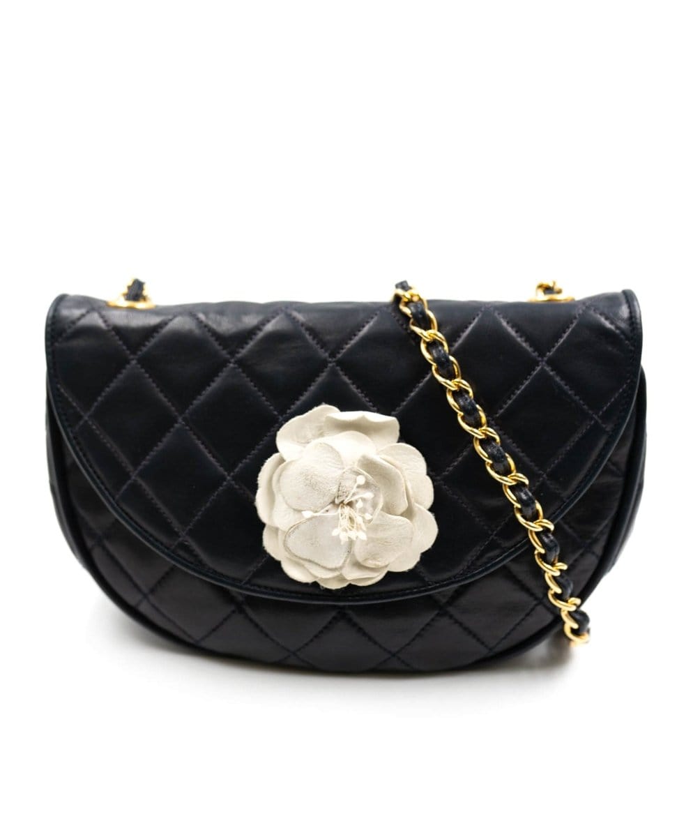 11 Chanel camellia tote - AWL3258