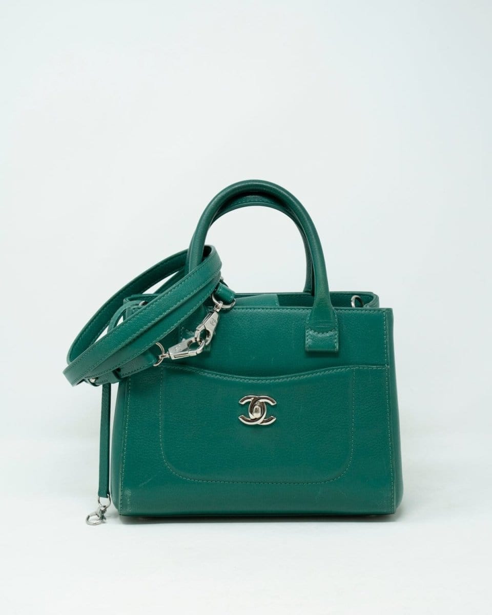 27. Lp x christos Chanel Teal small tote Silver hardware - ADL1735