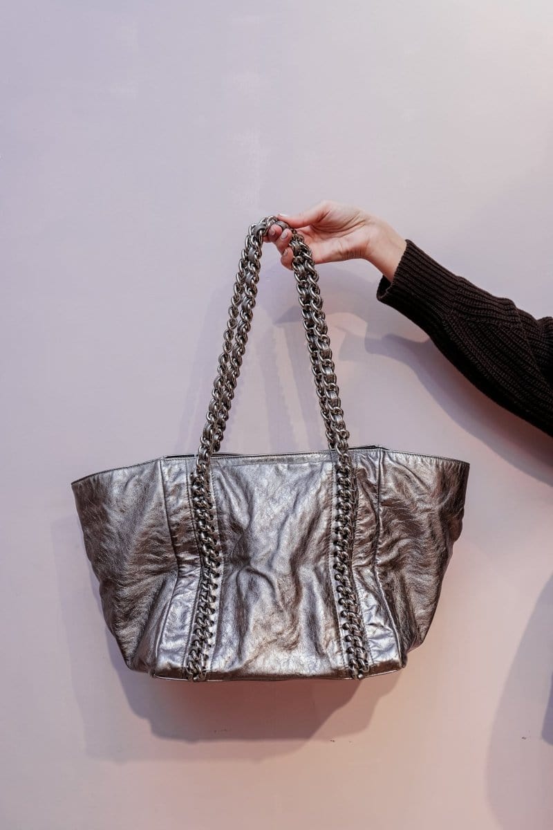 28. LP x C Chanel Silver Metallic Leather Chain Detail Soft Tote Bag PHW - AGL1586