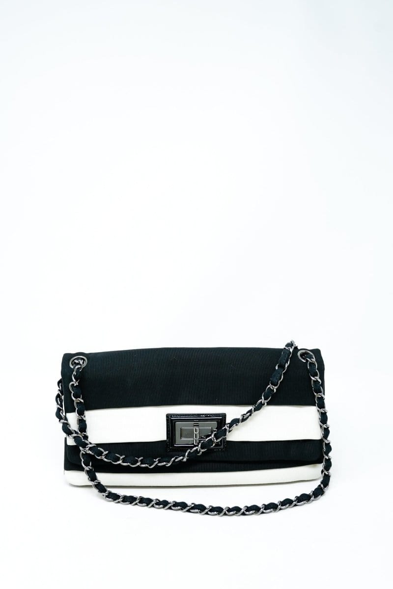 32. LP x C Chanel Monochrome 2.55 Soft Flap Bag PHW - AGL1573