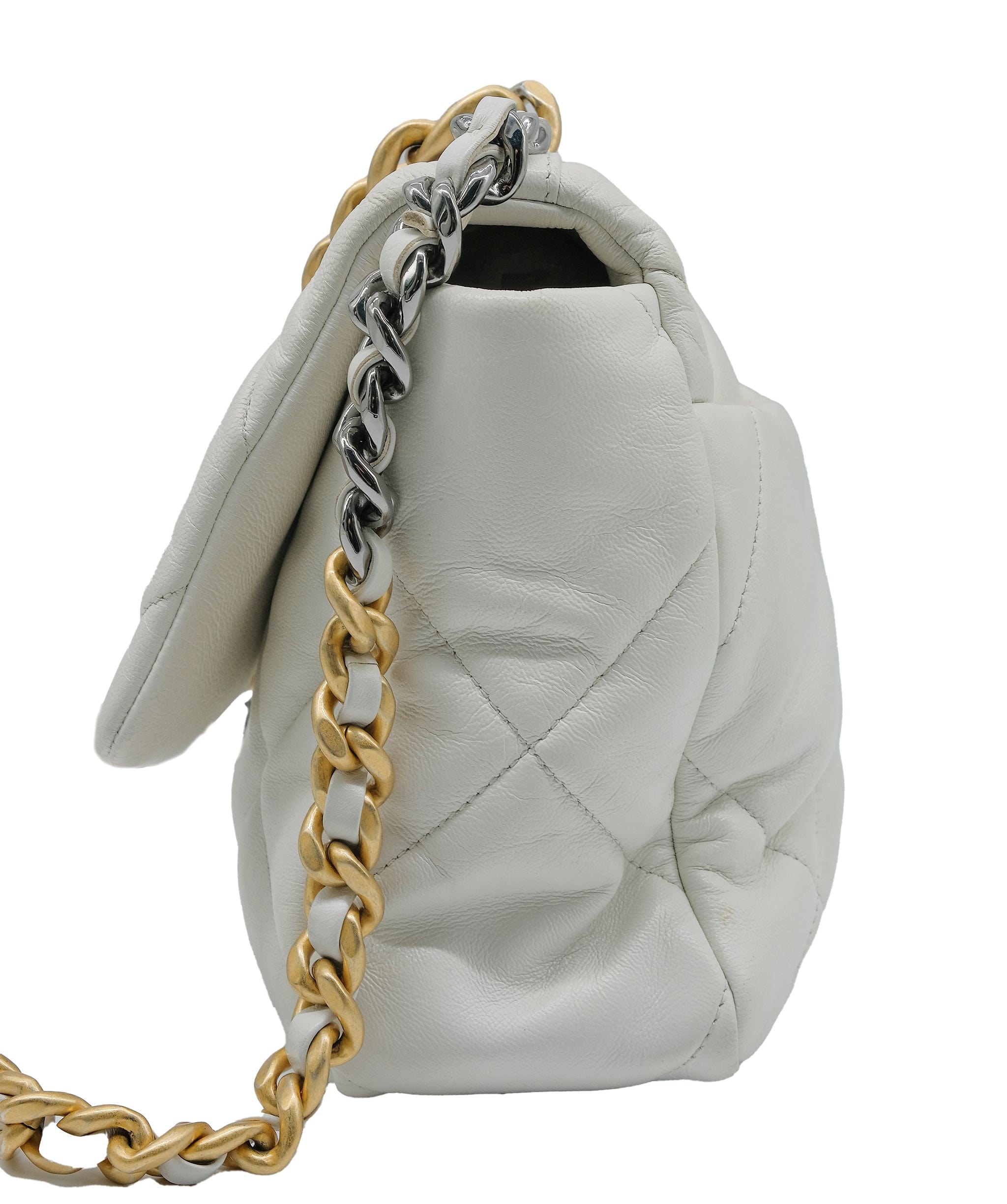 Chanel Chanel 19 White RJC3370