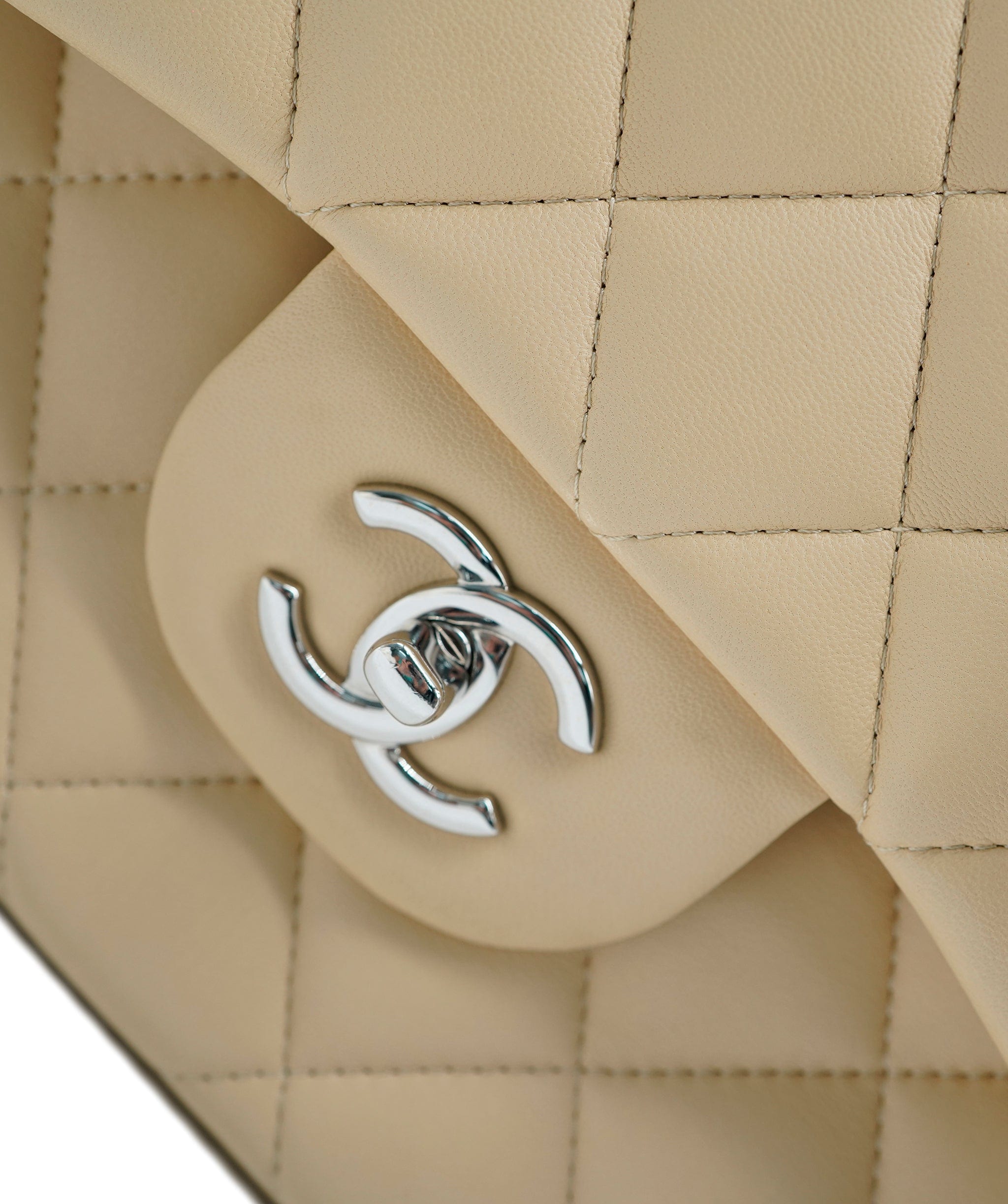 Chanel Chanel Beige Lambskin Jumbo SHW  ALC0832