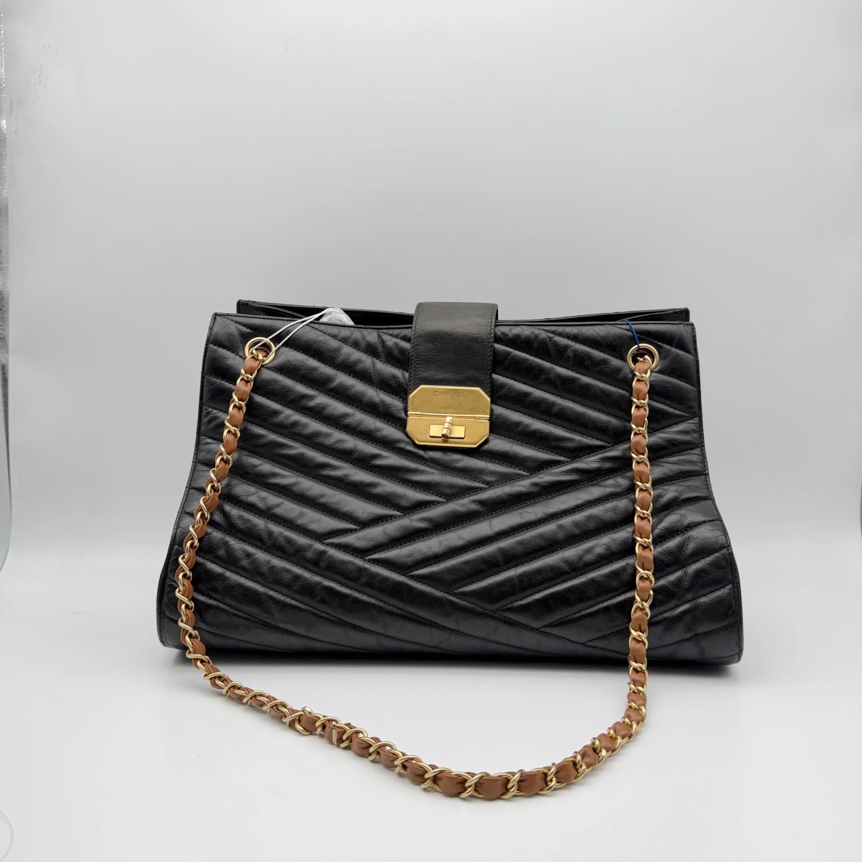 Chanel Chanel Black Chevron Quilted Leather Shoulder Bag C345719