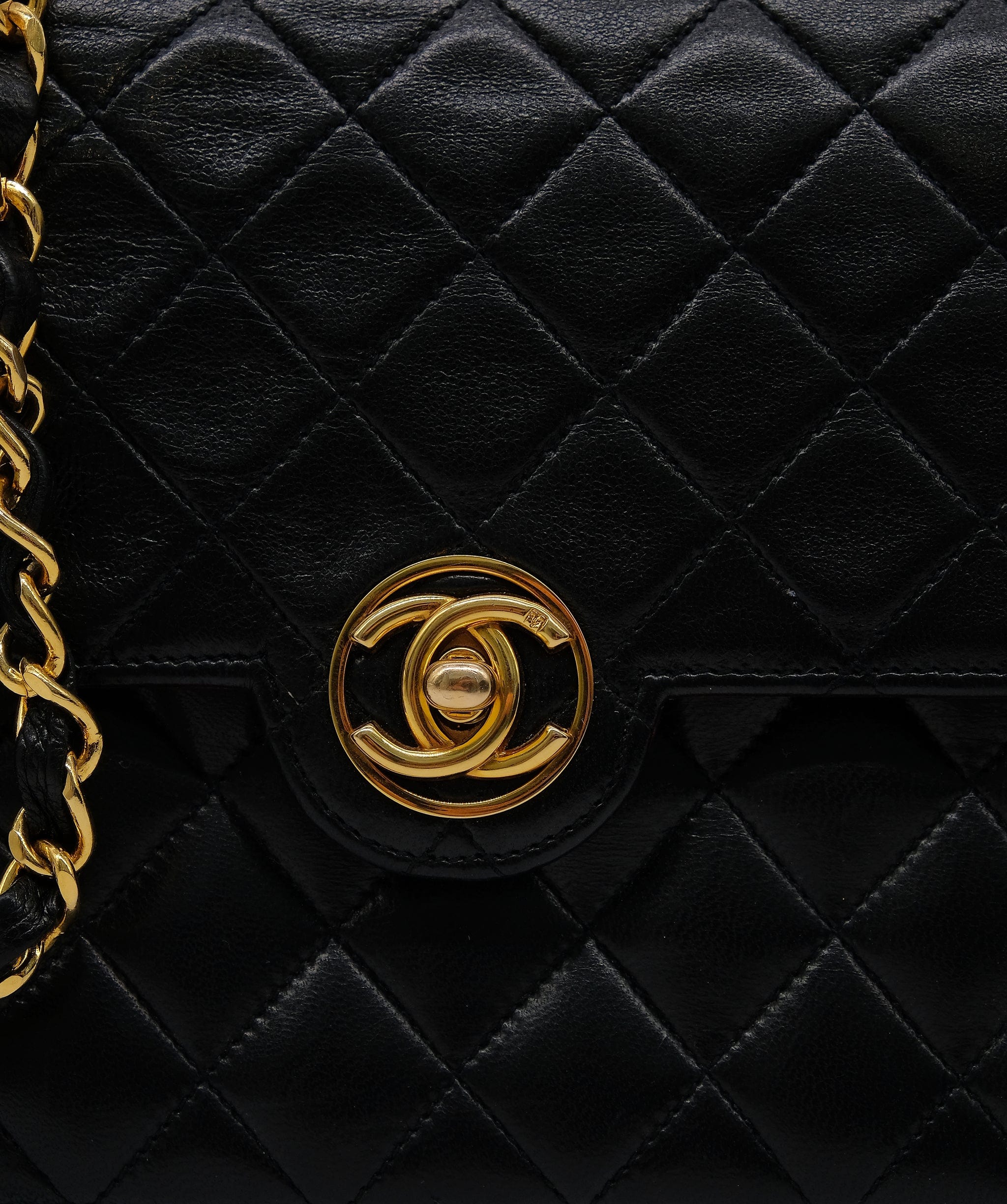 Chanel Chanel Black Lambskin Flapbag RJC3725