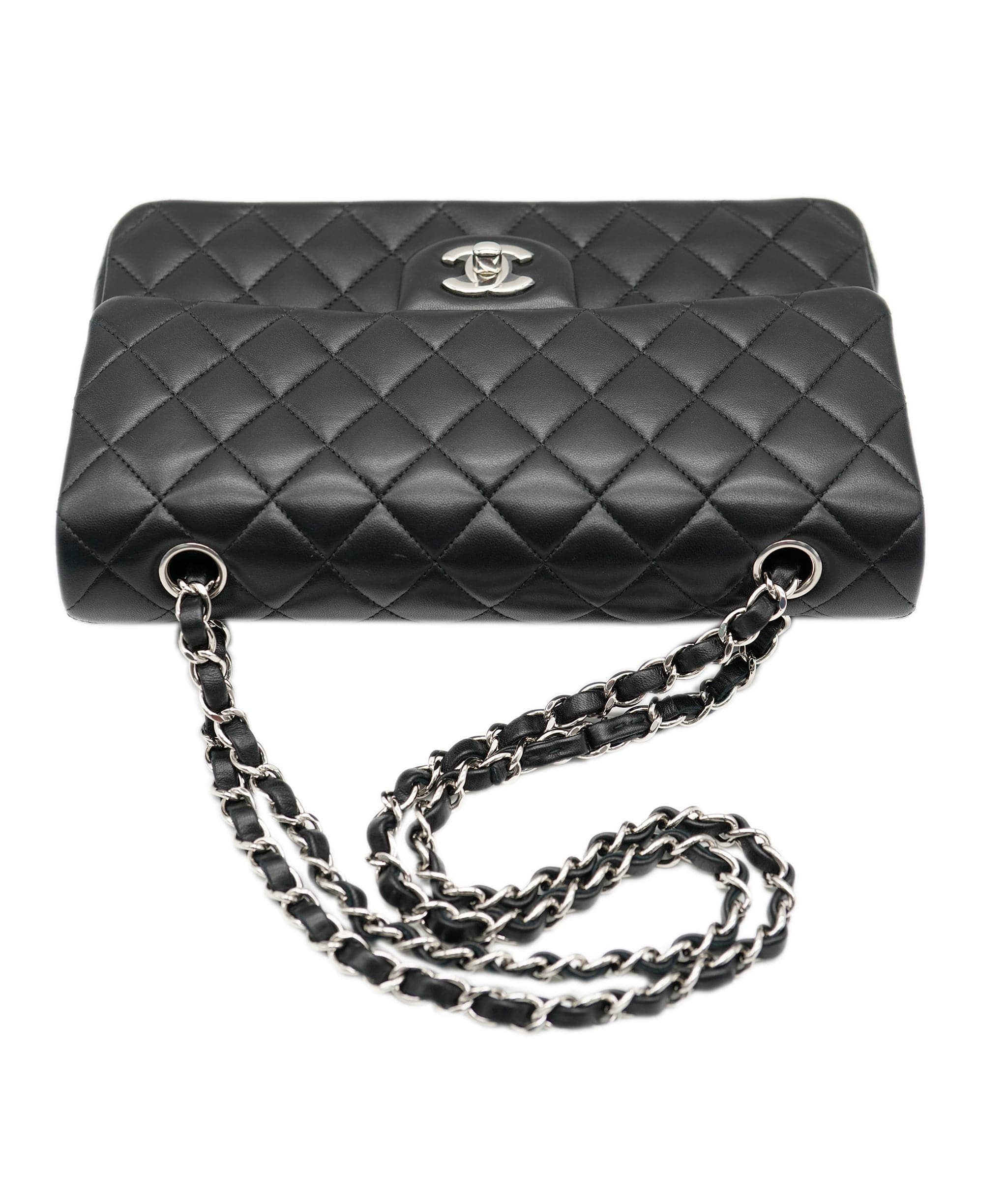 Chanel Chanel Black Leather Quilted Lambskin Medium Classic Flap Bag  ASC4267