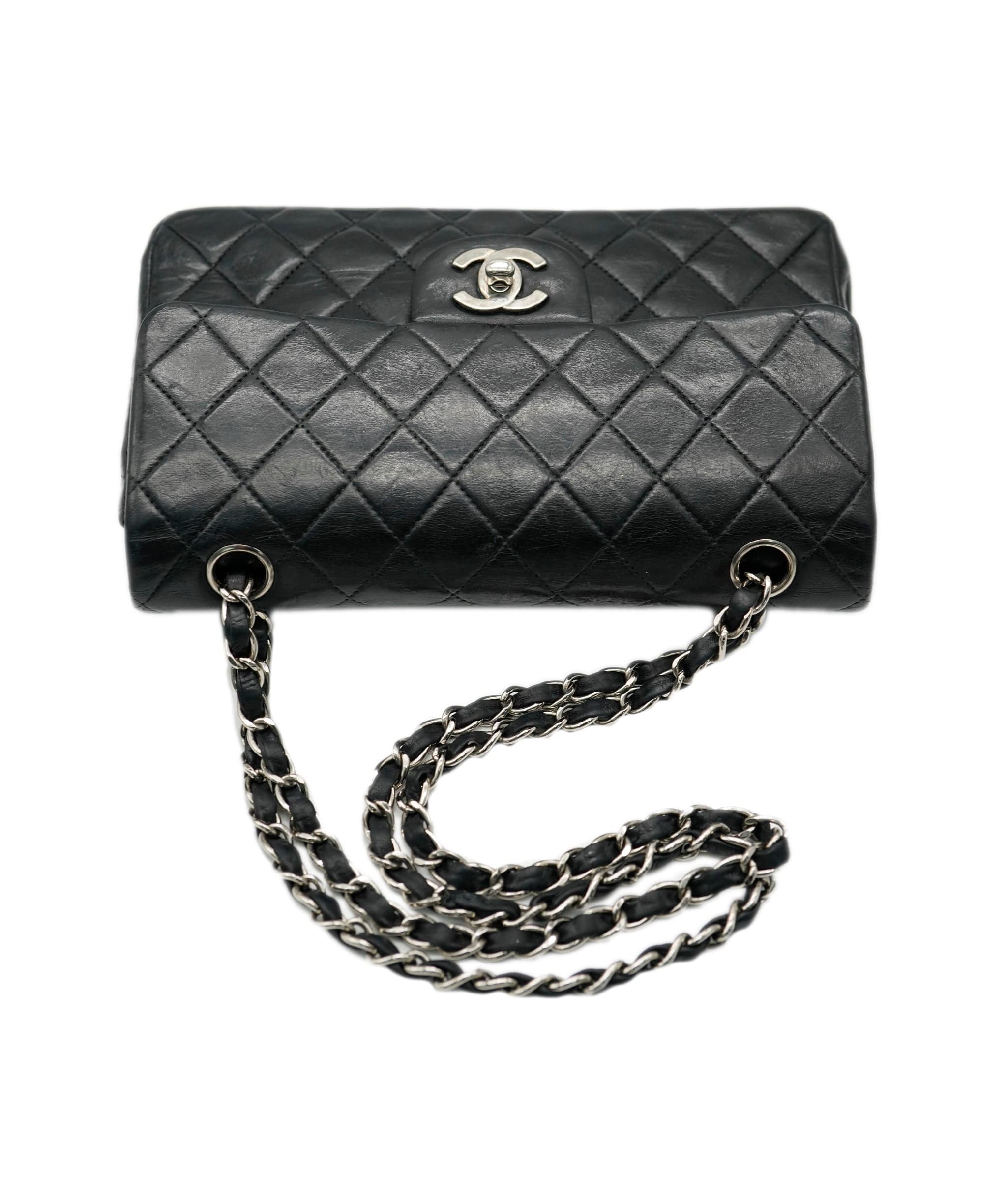 Chanel Chanel Black medium classic flap bag ASC2295