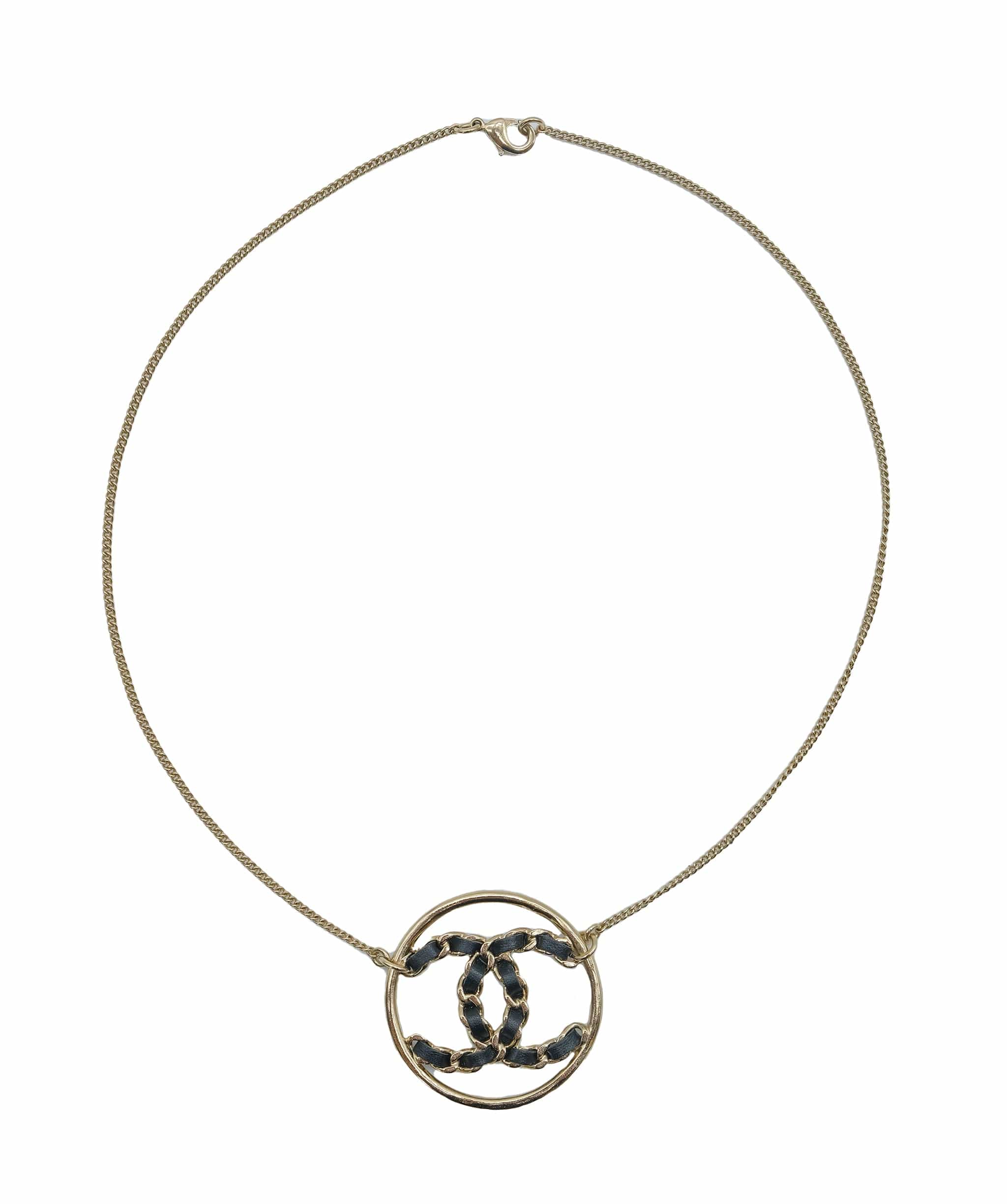 Chanel Chanel CC Circle Necklace Gold Metal Leather ASC5314