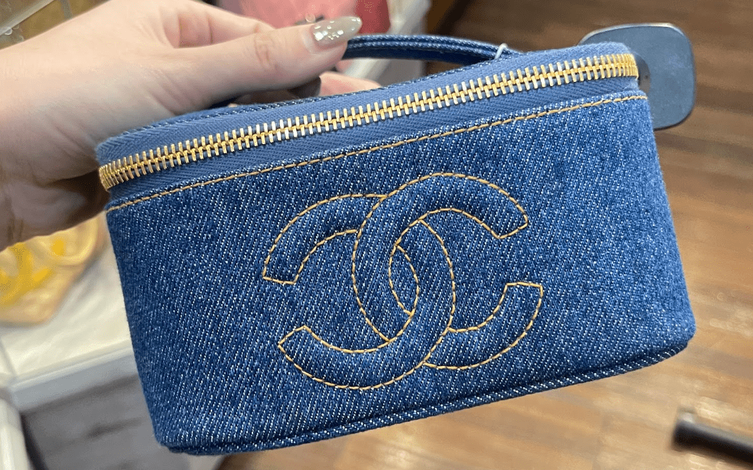 Chanel Chanel Denim Vanity Small 90168042