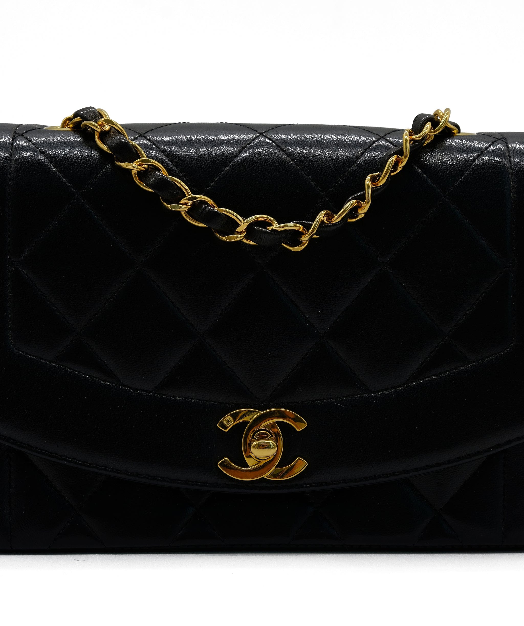 Chanel Chanel Diana22 Black Card And Seal S/N 3105340 ASL8152