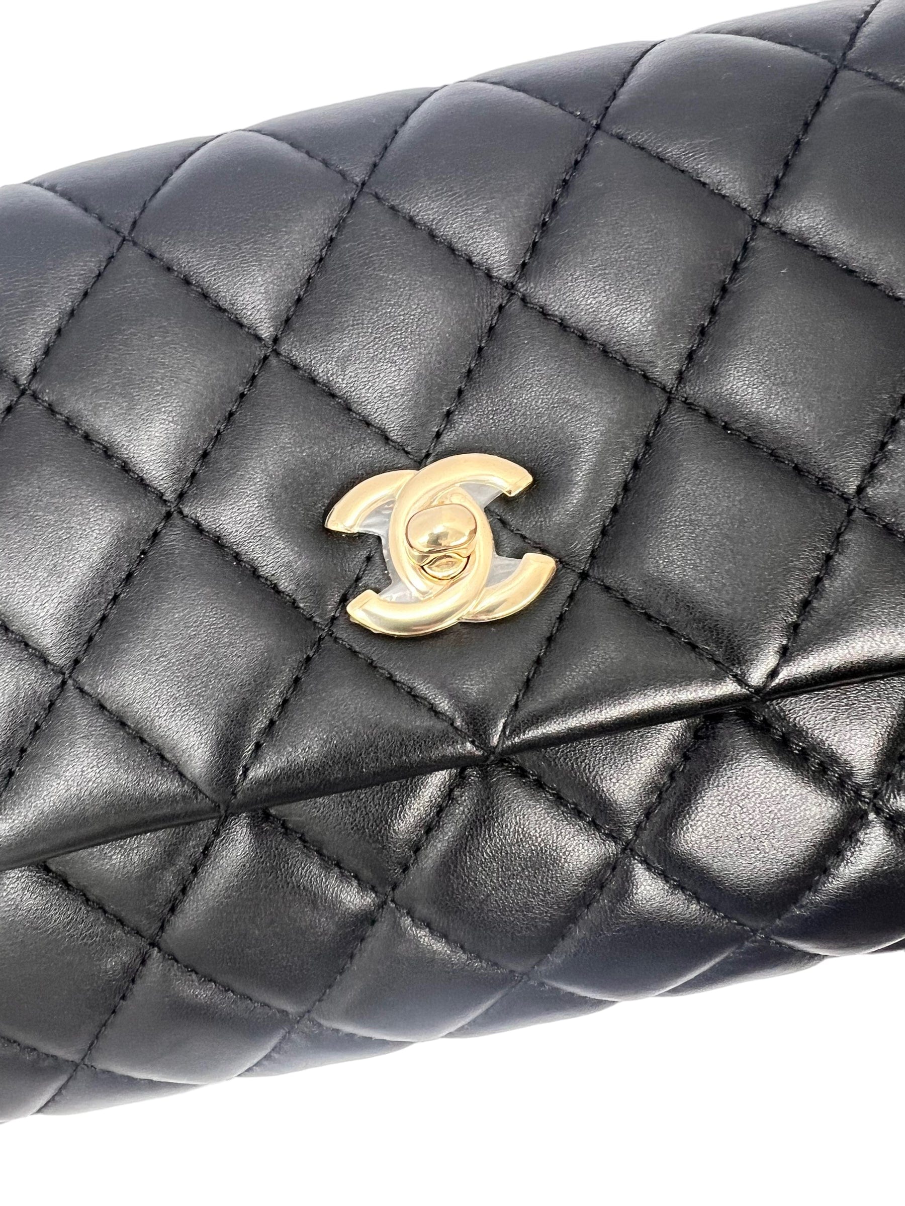 Chanel Chanel Fold Up Again Clutch DXBK0035