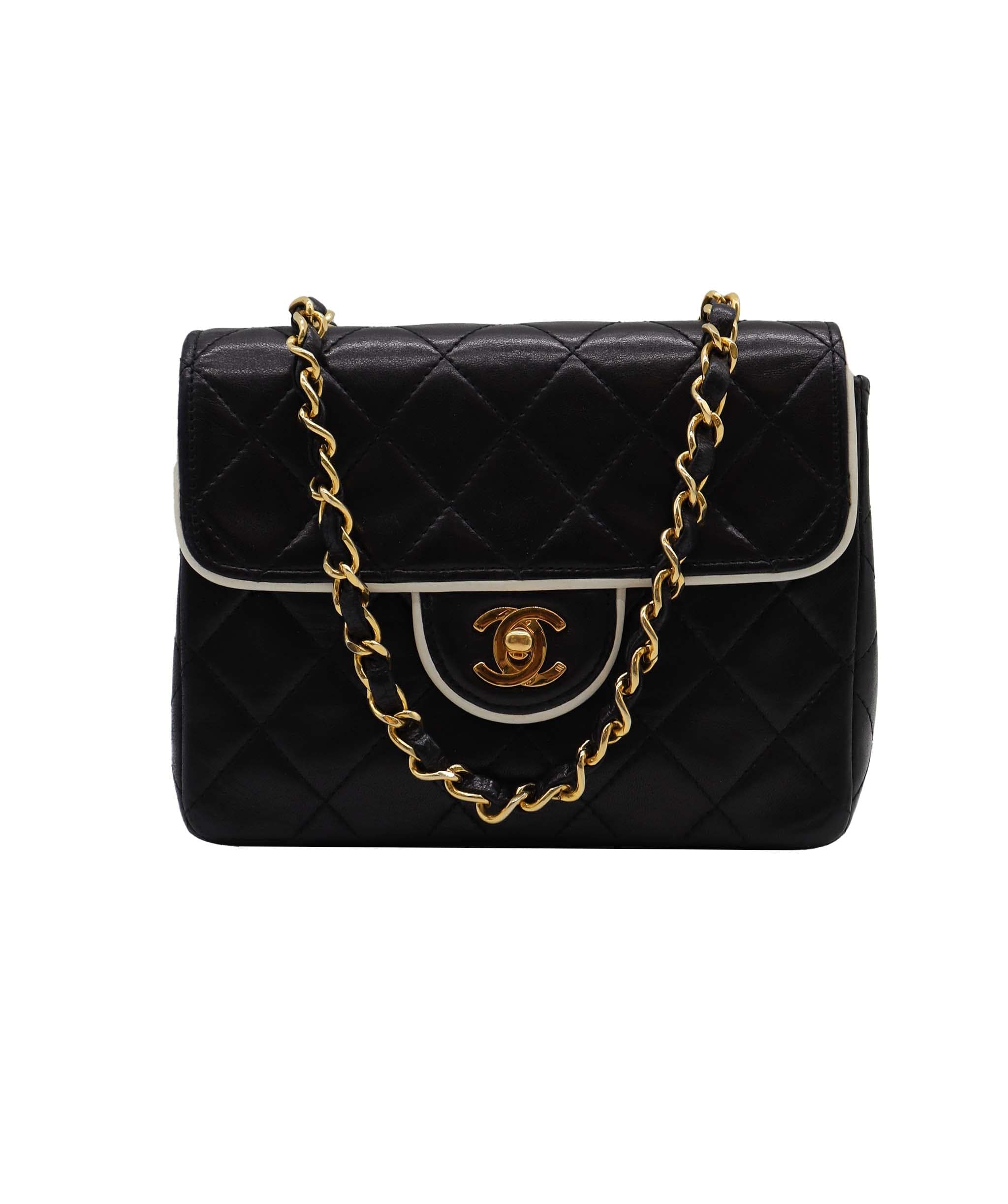 Chanel Chanel Mini 7" Square Bi-Colour Lamb GHW Black / White DXBS2352