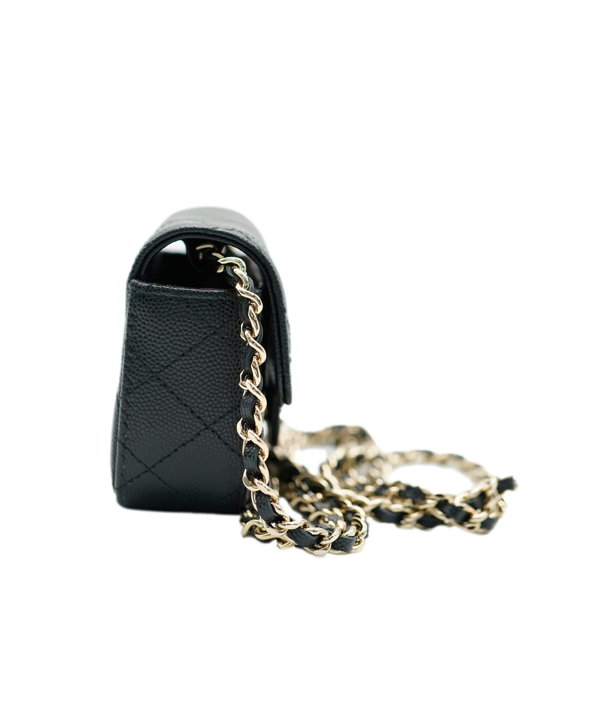 Chanel Chanel mini caviar crossbody ALC0580