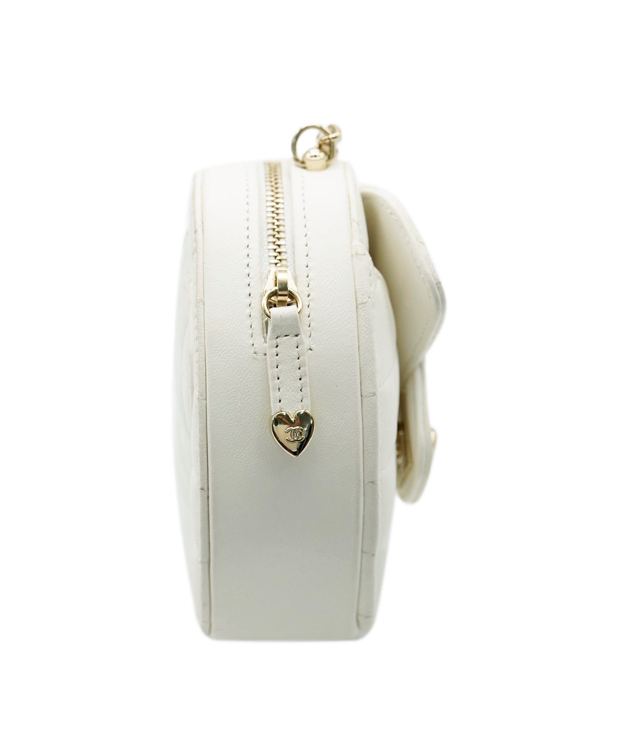 Chanel Chanel mini heart bag white lambskin AVC1299