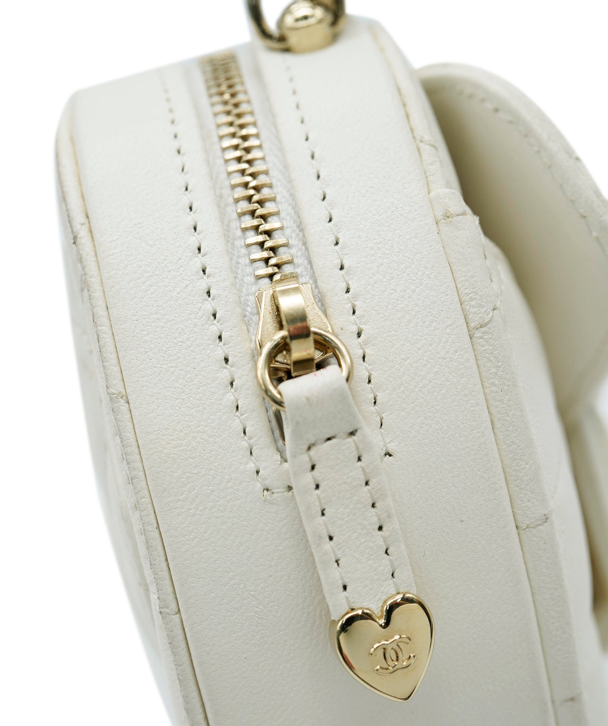 Chanel Chanel mini heart bag white lambskin AVC1299