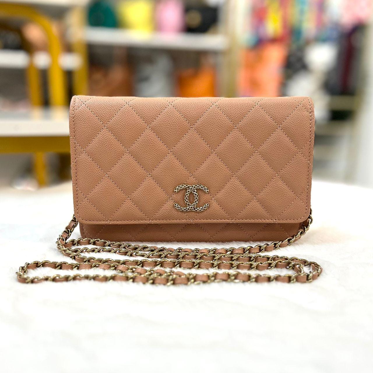 CHANEL CHANEL PEACH / CORAL CAVIAR 23P WOC IN GHW SYCHB1429