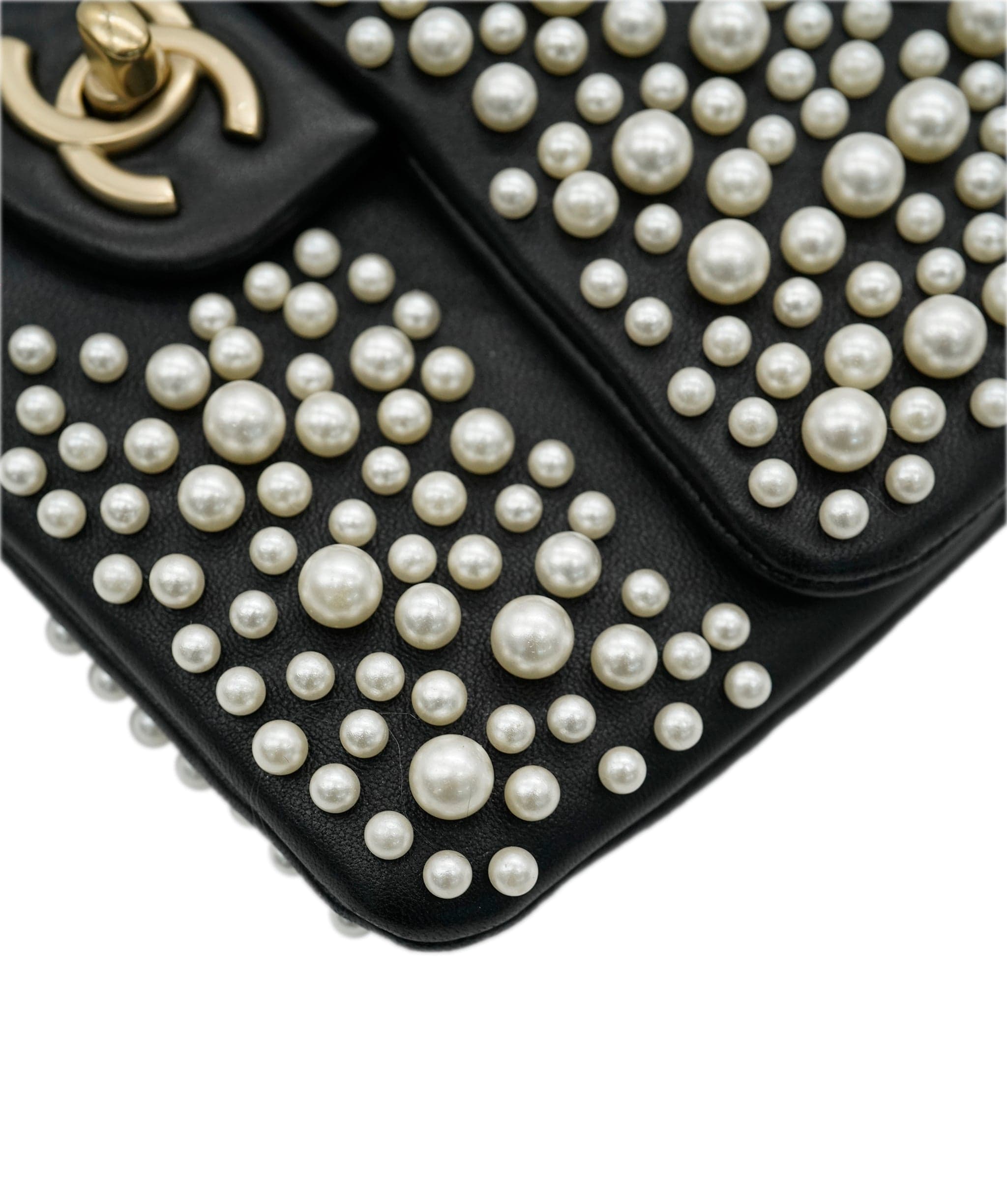 Chanel Chanel pearl clutch on chain AJC0719