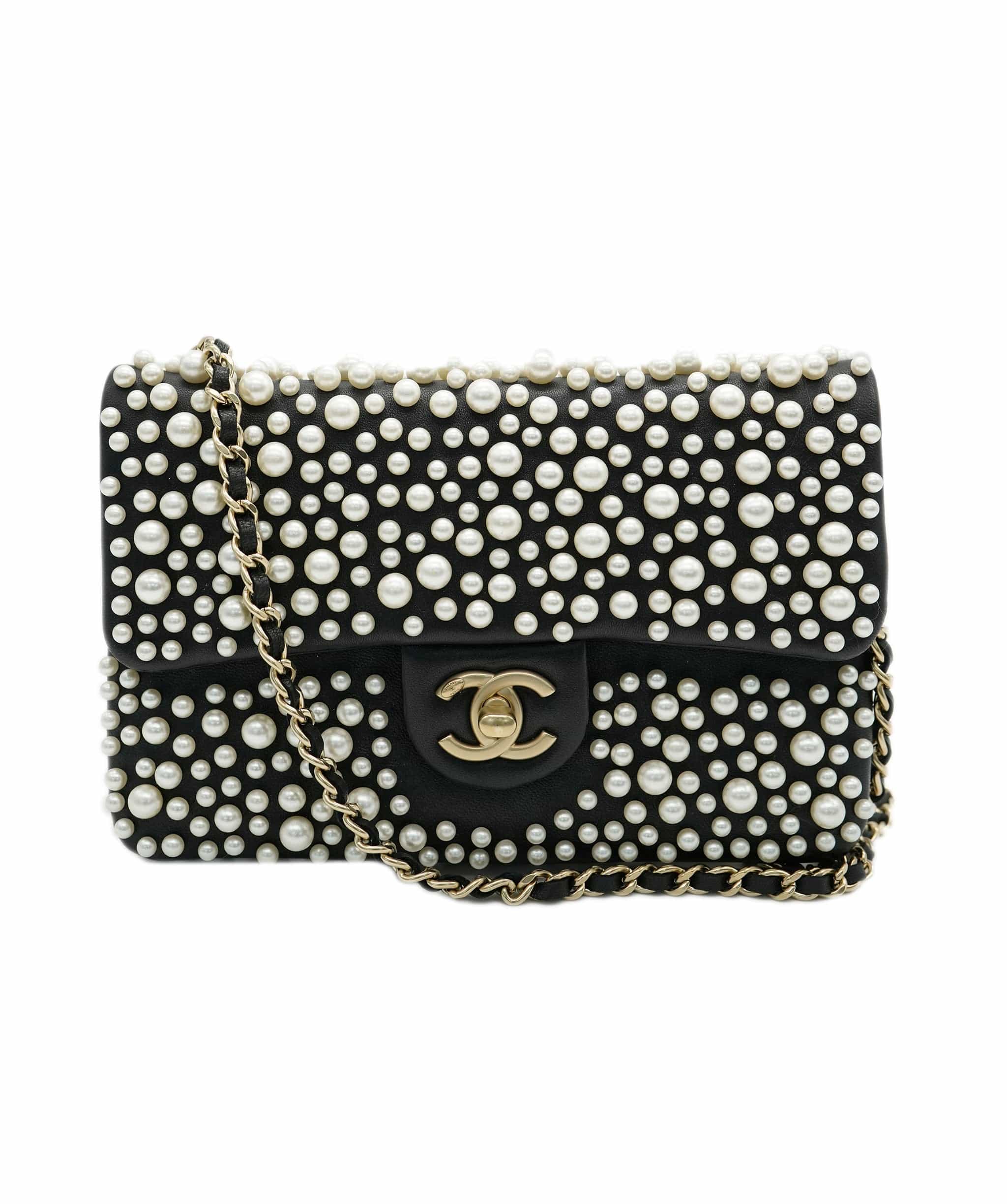 Chanel Chanel pearl clutch on chain AJC0719