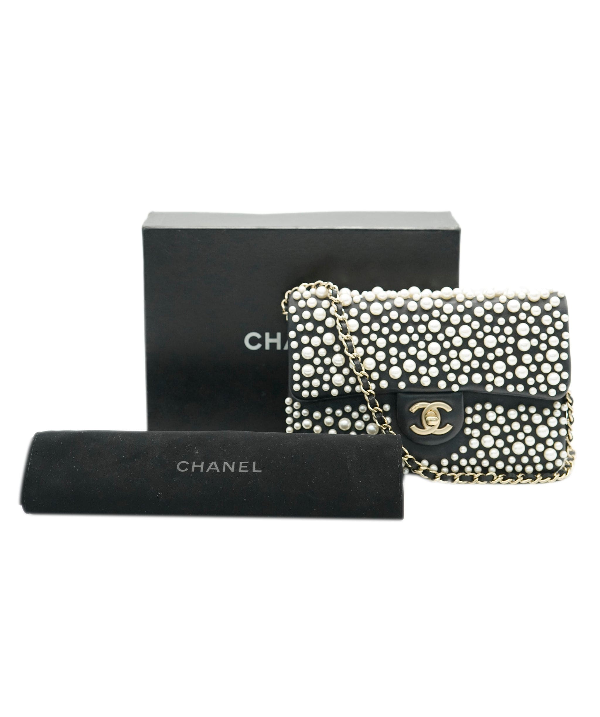 Chanel Chanel pearl clutch on chain AJC0719