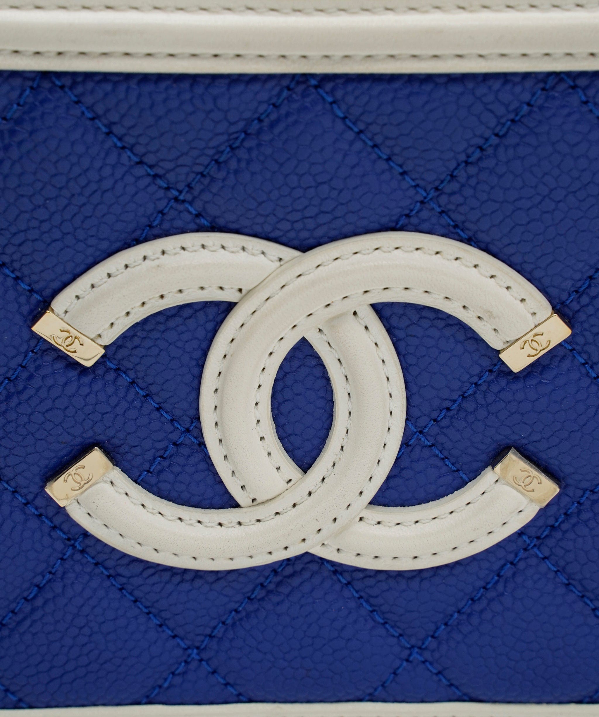 Chanel Chanel Red/White/Blue Caviar Quilted Small CC Filigree Vanity ASC2365