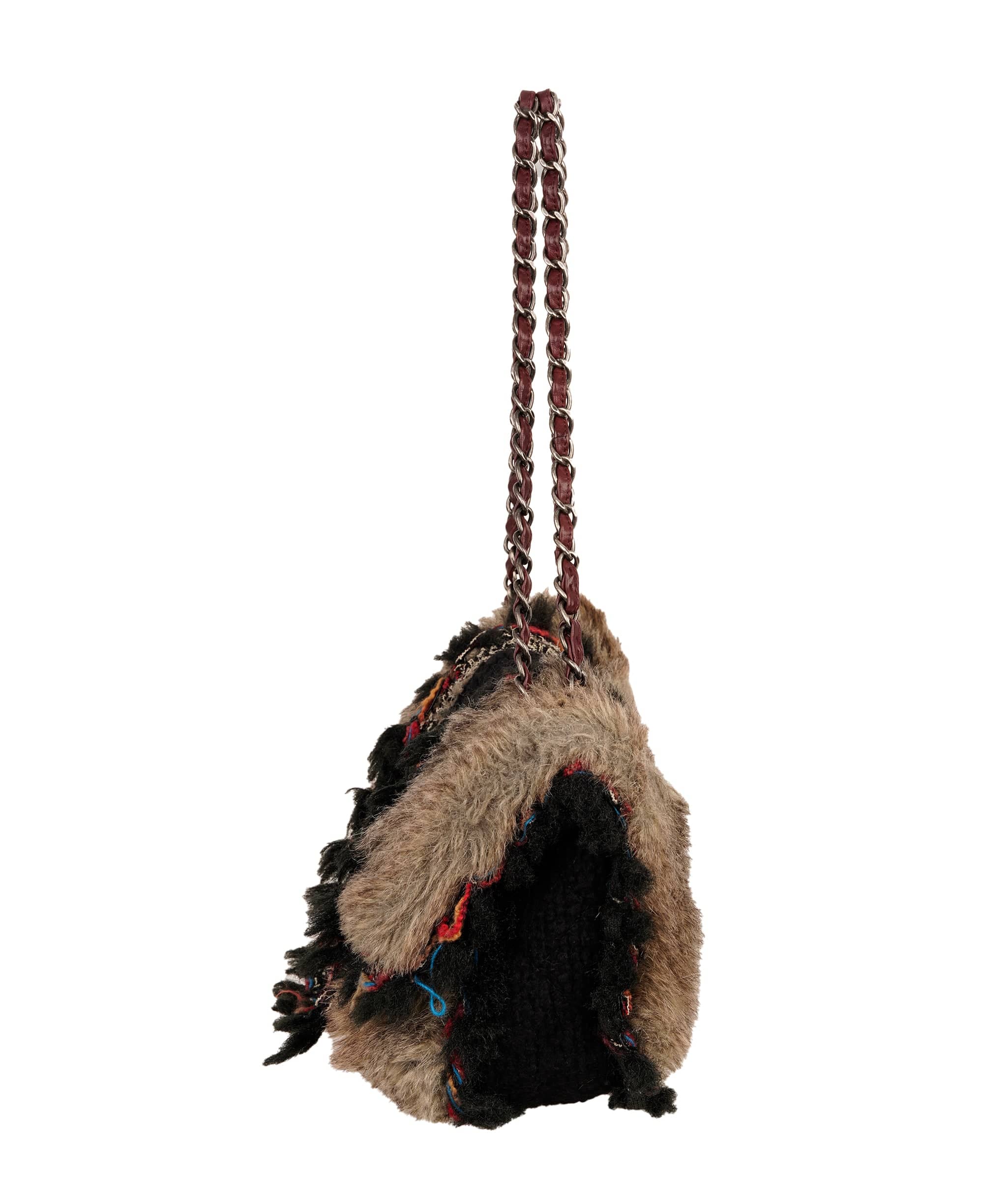 Chanel Chanel Timeless Jumbo fur arctic shw FW2010 bag - APC0032