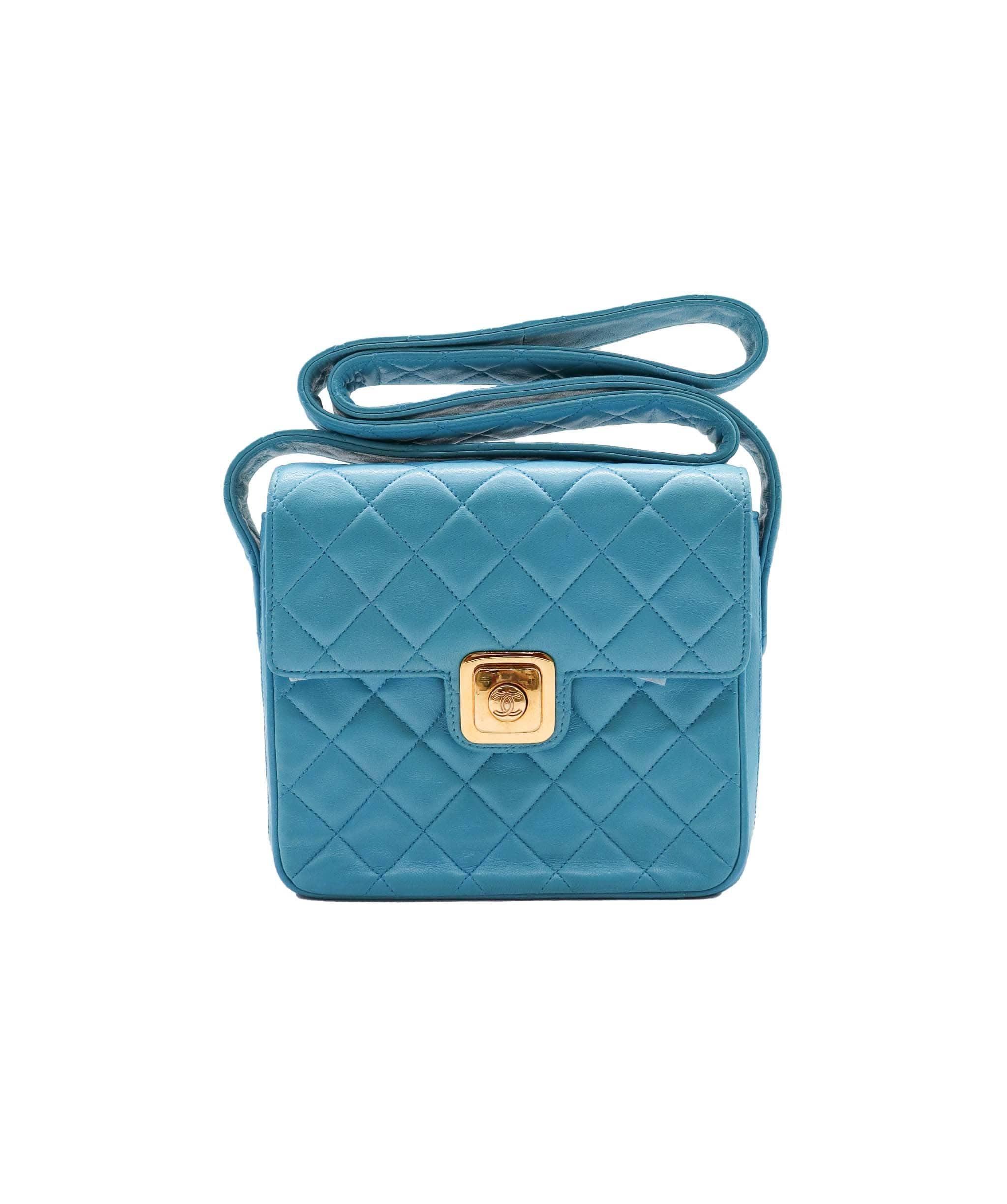 Chanel Chanel turquoise lambskin pop lock bag  90247403 DXBS0606