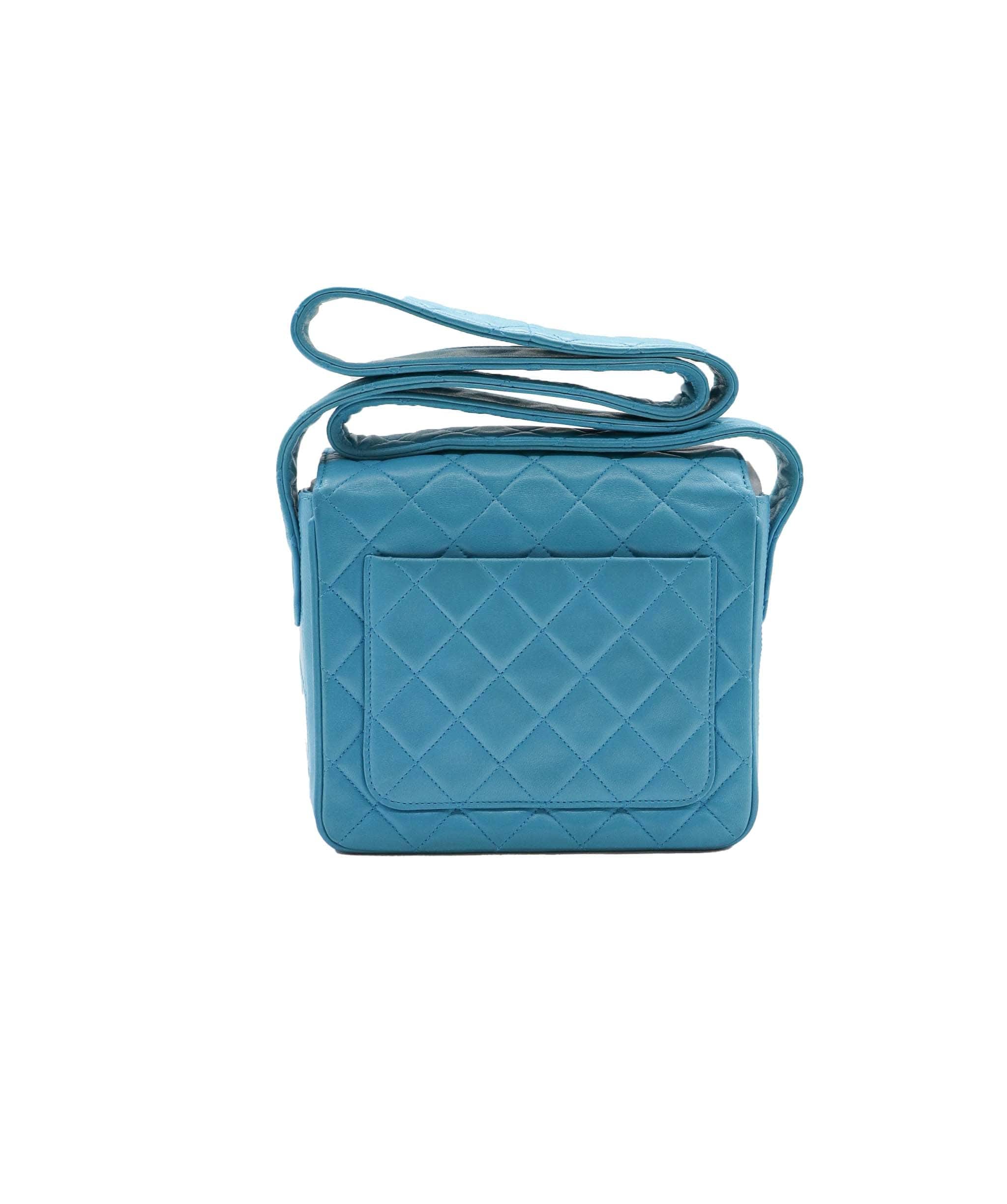 Chanel Chanel turquoise lambskin pop lock bag  90247403 DXBS0606