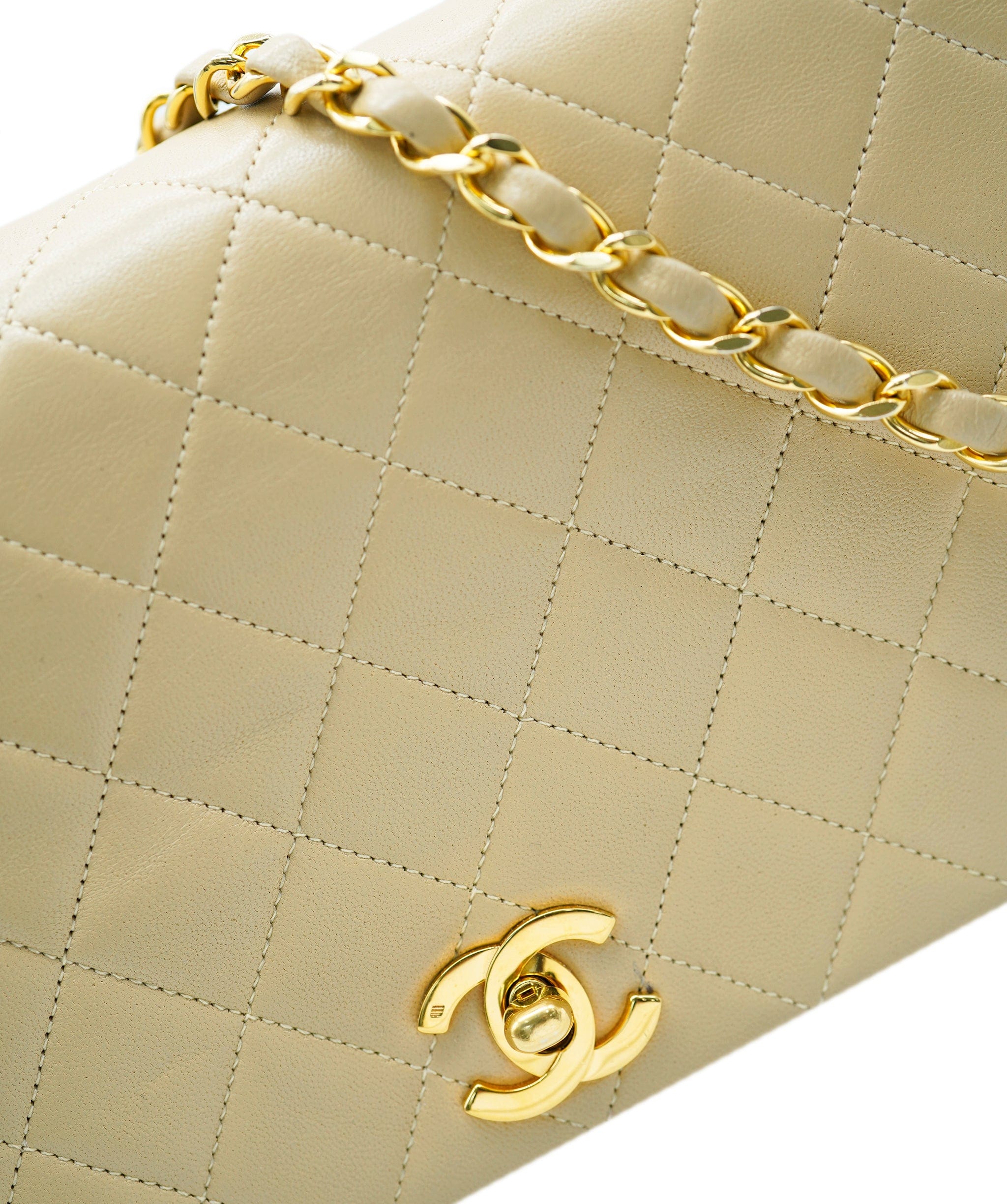 Chanel Chanel Vintage Full Flap Lambskin GHW crossbody  ALC1017