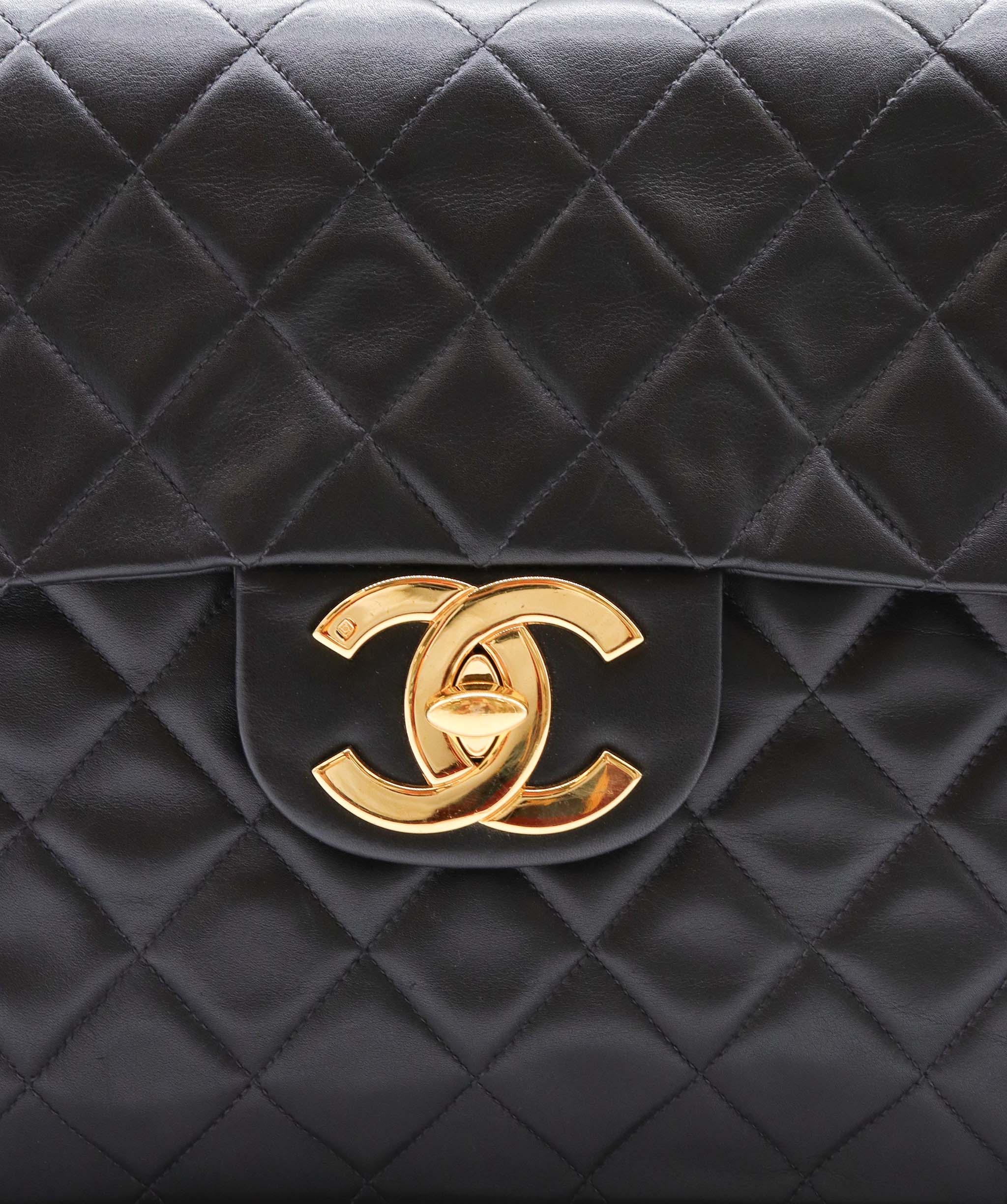 Chanel CHANEL VINTAGE MATELASSE 34 CHAIN SHOULDER BAG BLACK LAMB SKIN 90244702 DXBS0593