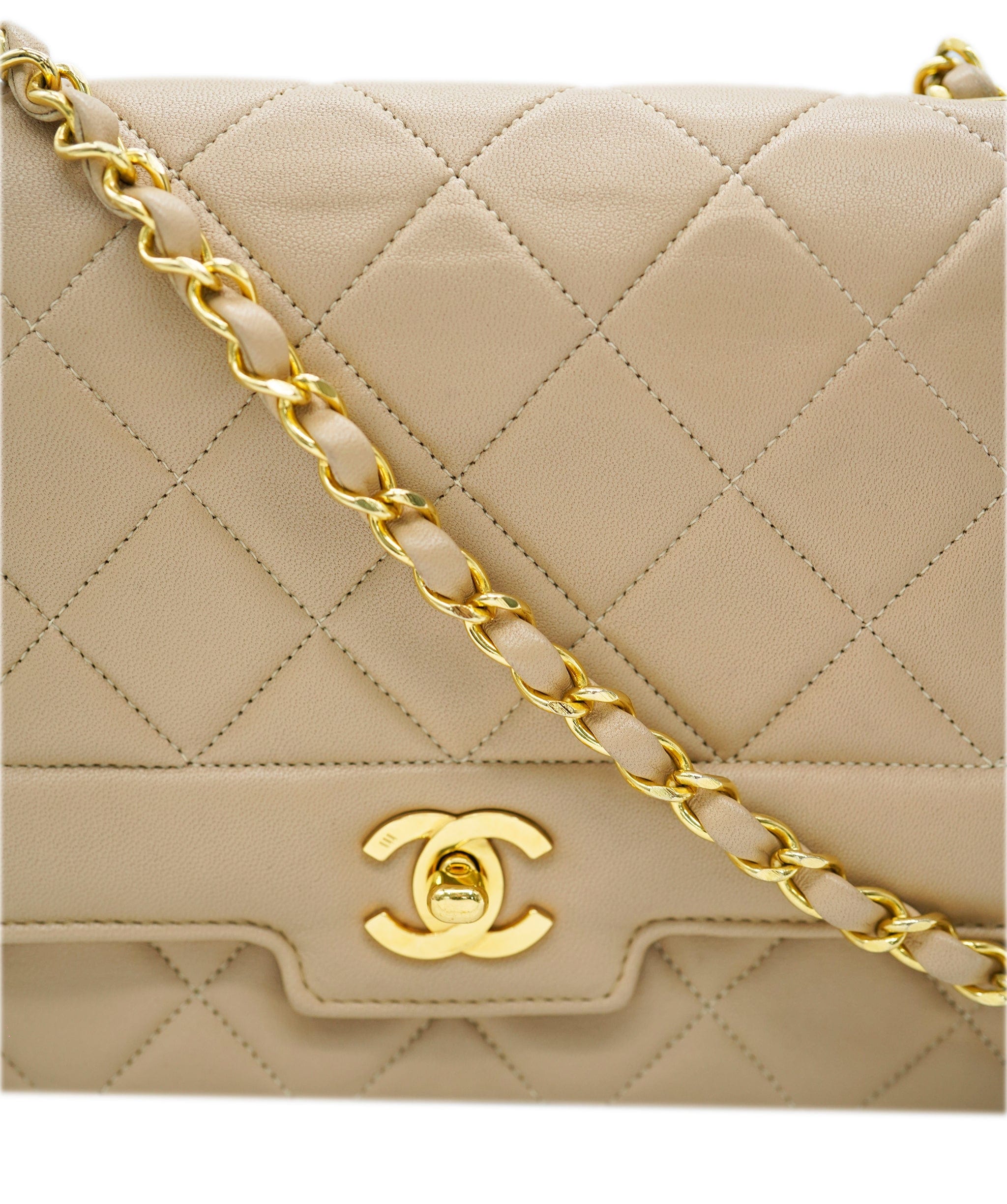 Chanel Chanel Vintage Matelasse Beige Lambskin Flap DBXS0025