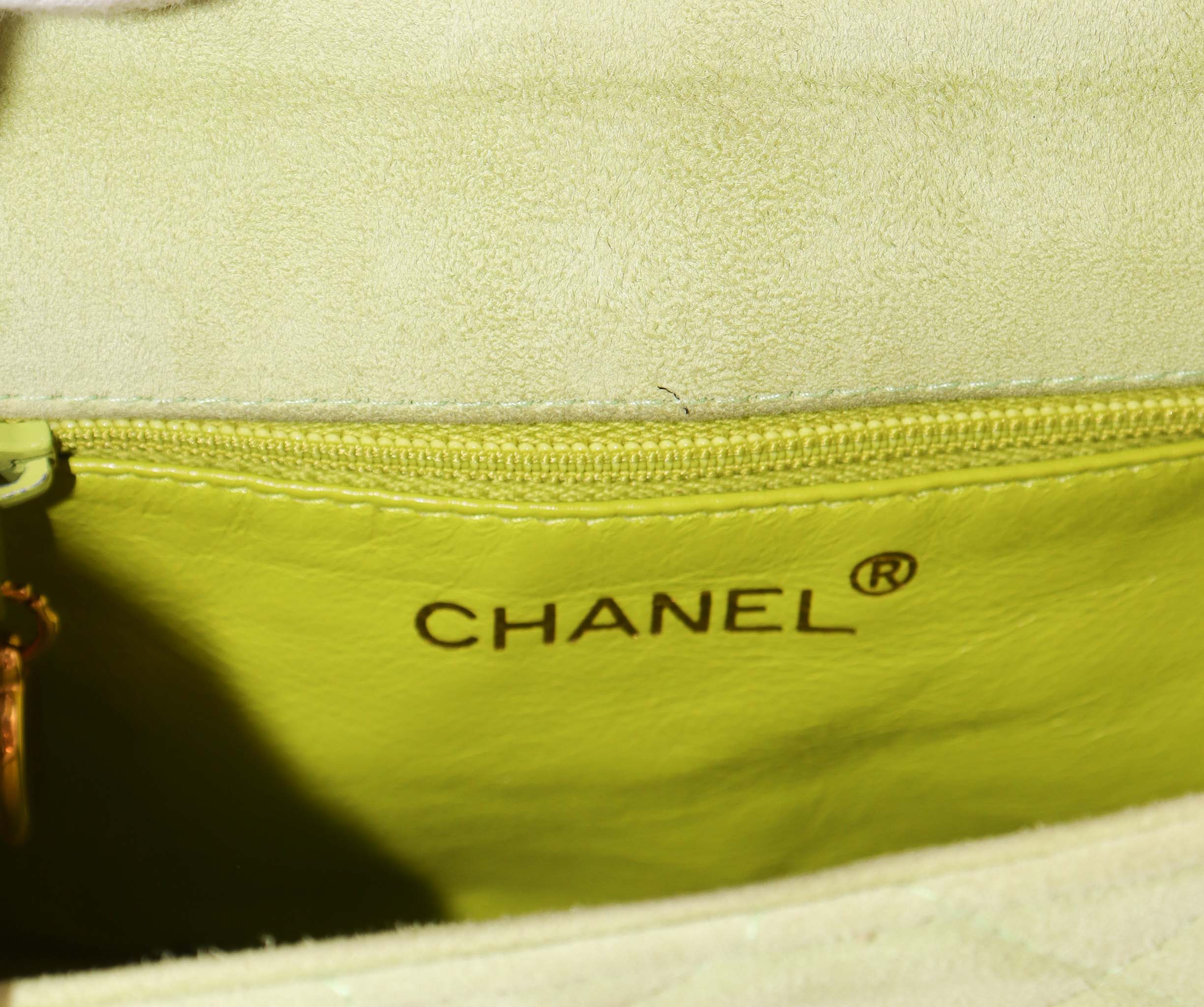 Chanel CHANEL VINTAGE MATELASSE HAND BAG GREEN SUEDE 90248810 DXBS0601