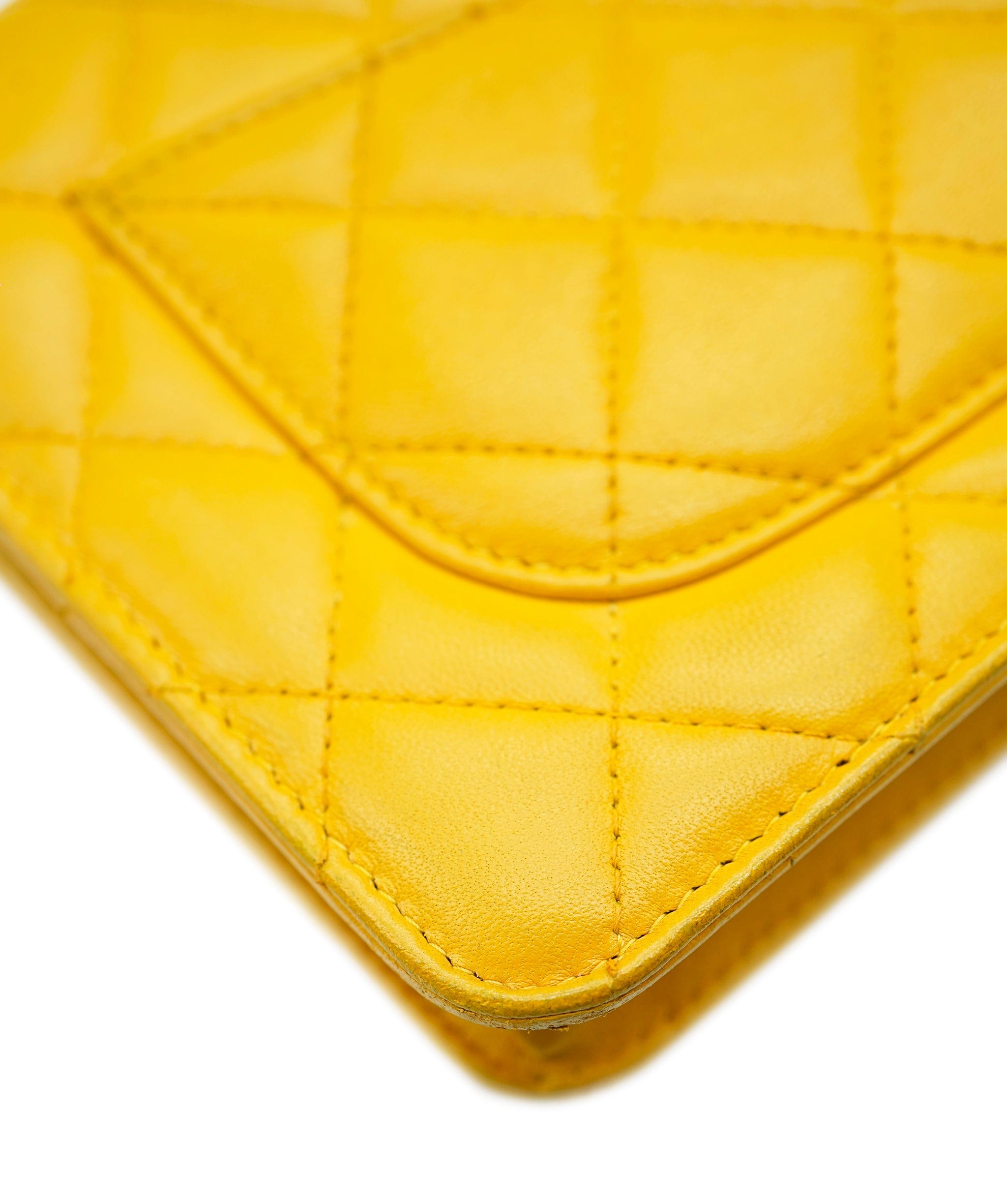 Chanel Chanel WOC yellow AVC1960