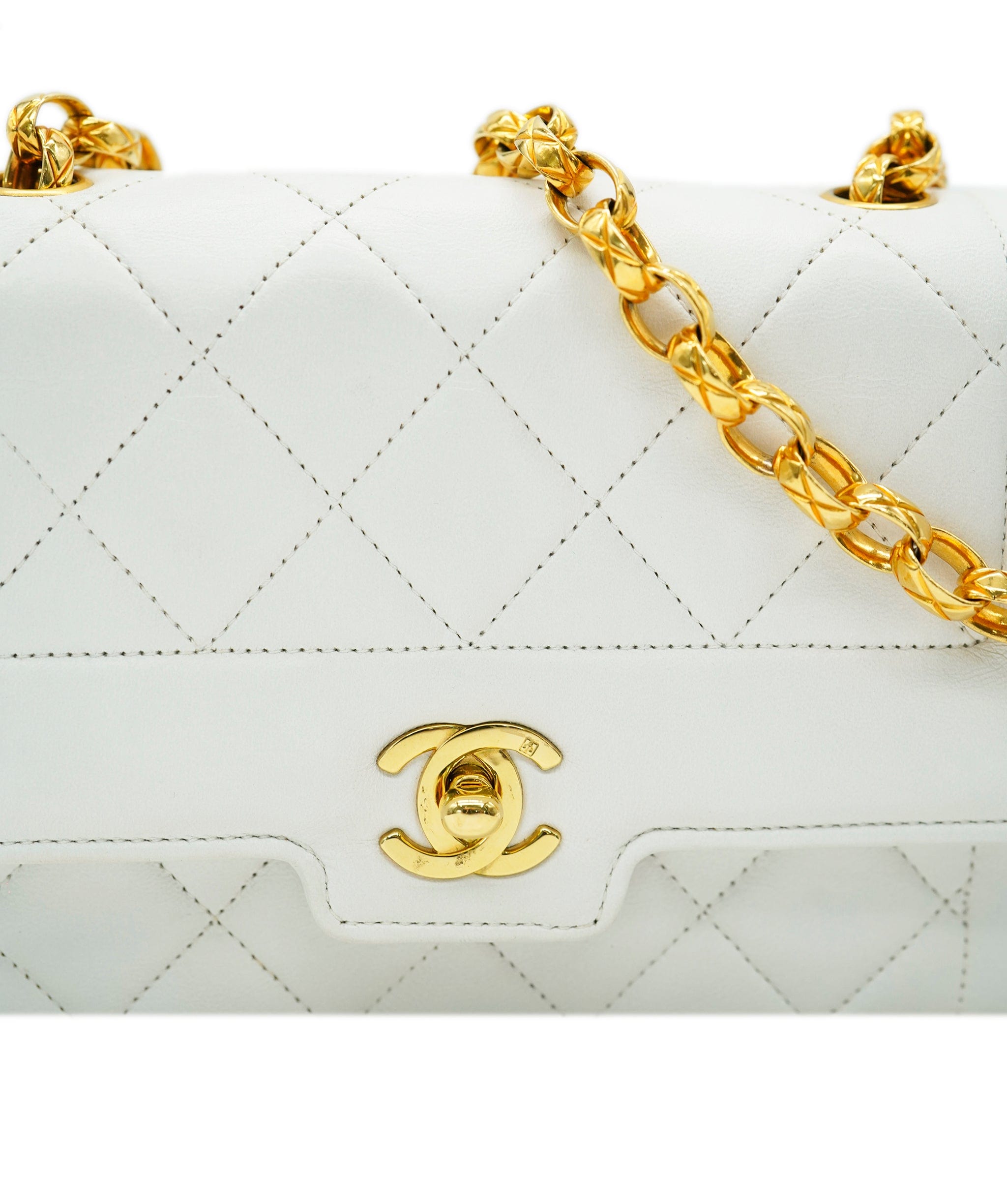 Chanel RARE CHANEL VINTAGE MINI BIJOU CHAIN SHOULDER BAG WHITE LAMB SKIN DBXS0027