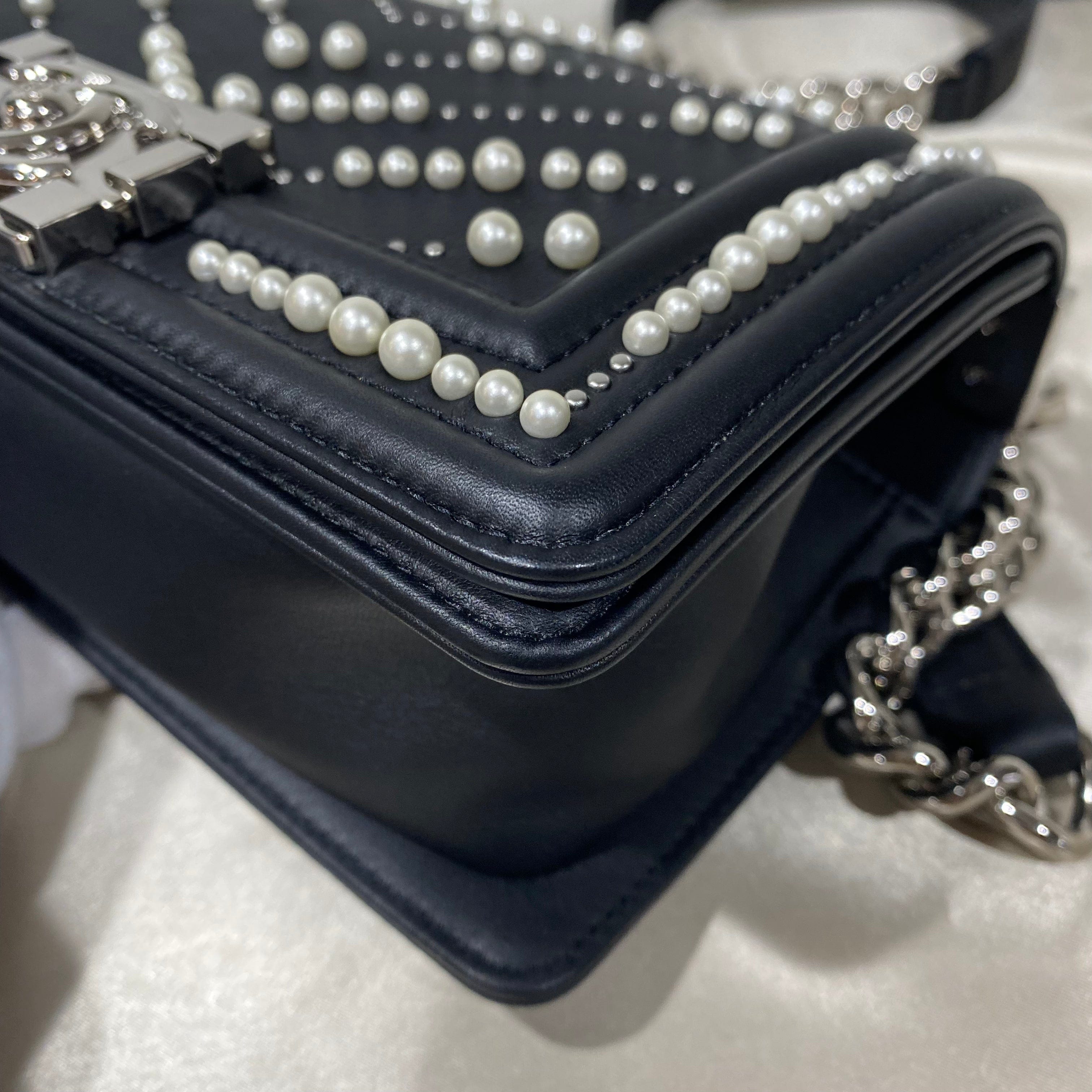 Chanel CHANEL PEARL BOYCHANEL SMALL CHAIN SHOULDER BAG BLACK LEATHER 90208965