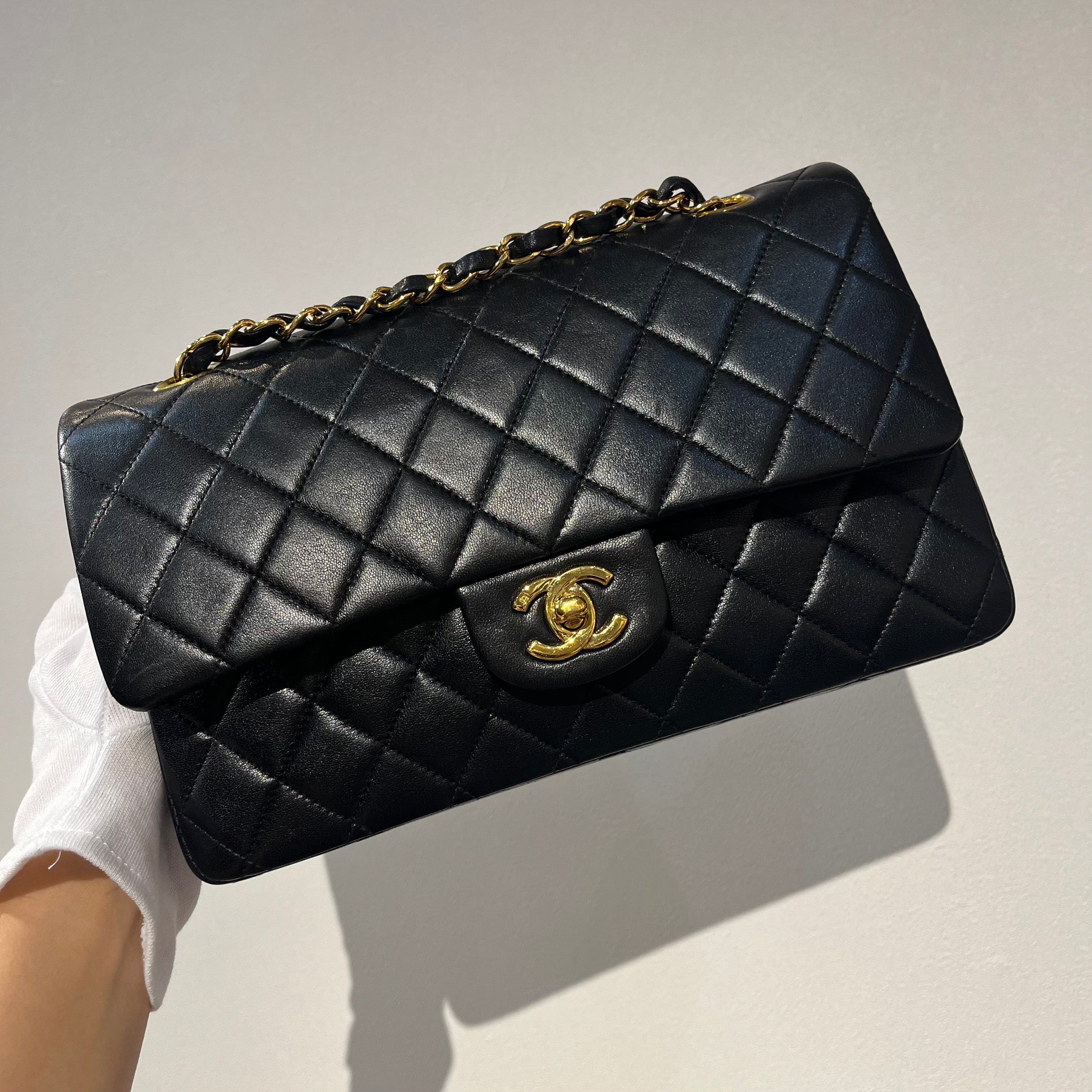 Chanel CHANEL VINTAGE CLASSIC FLAP MEDIUM BLACK LAMB SKIN 90198437