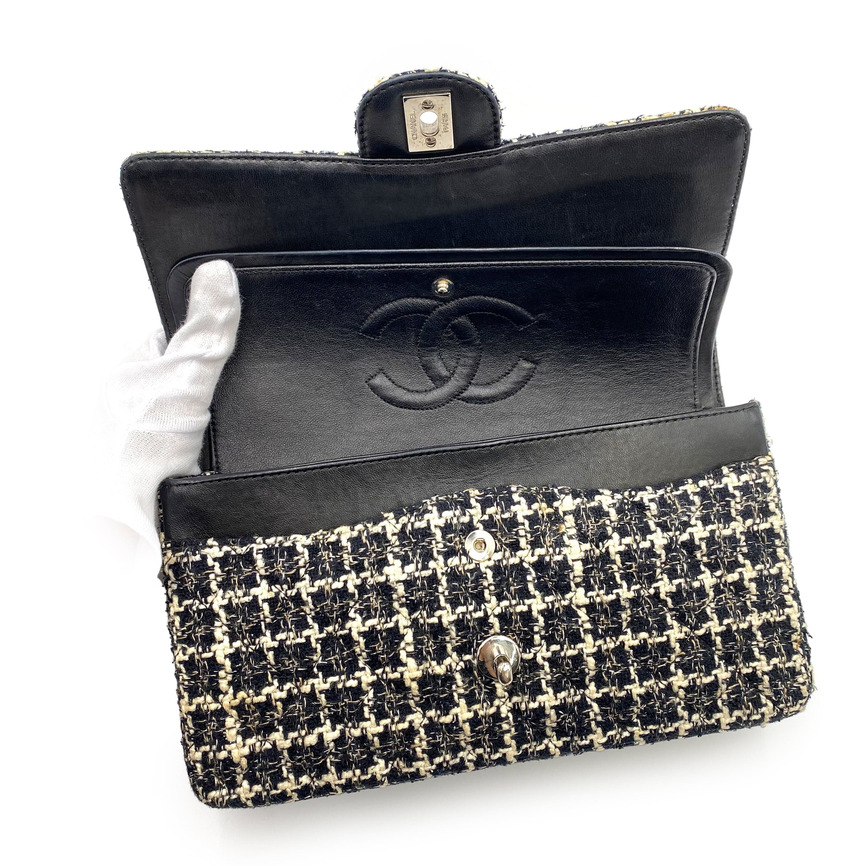 Chanel CHANEL VINTAGE CLASSIC FLAP MEDIUM CHAIN SHOULDER BAG BLACK WHITE TWEED 90237334