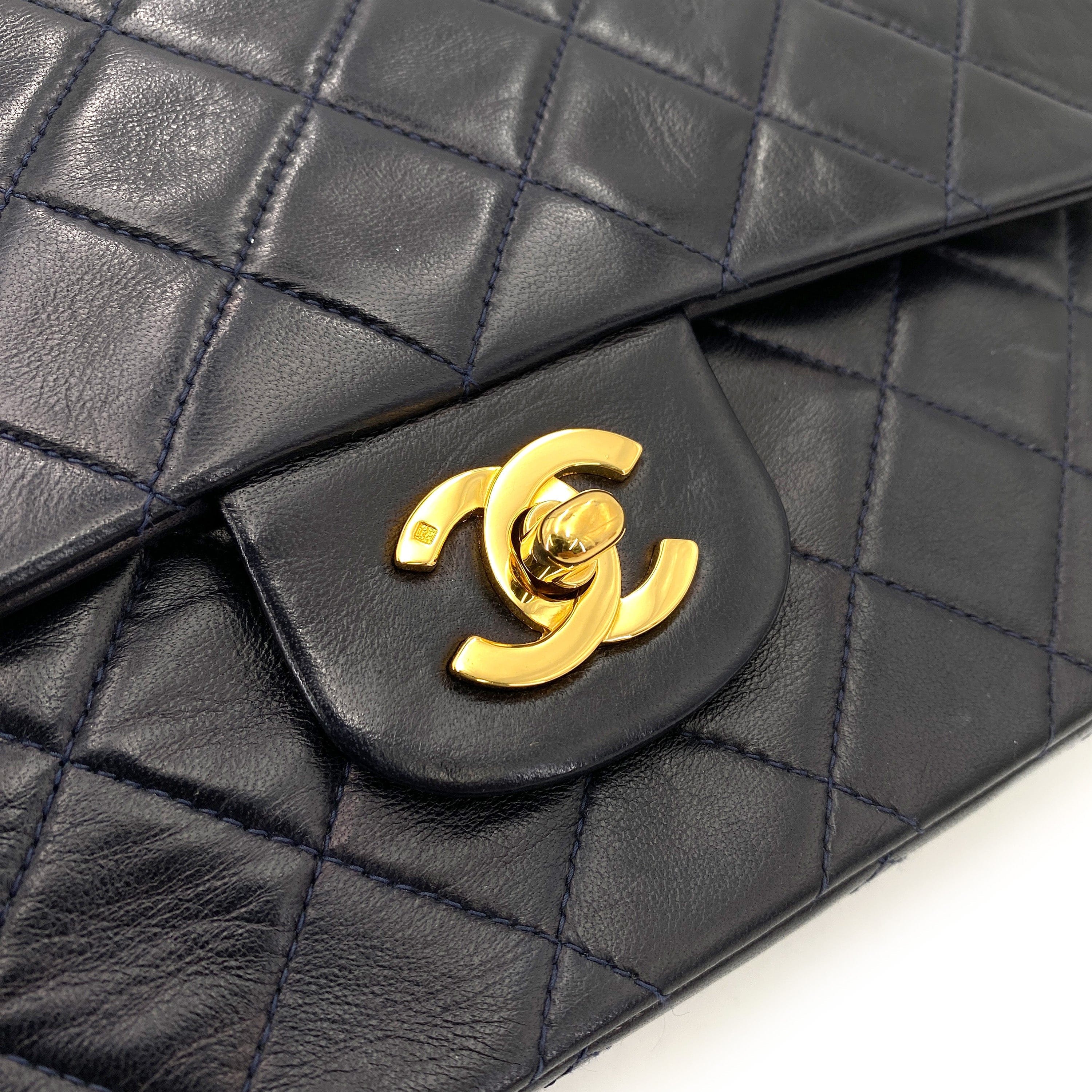 chanel CHANEL VINTAGE CLASSIC FLAP MEDIUM CHAIN SHOULDER BAG NAVY LAMB SKIN 90248126