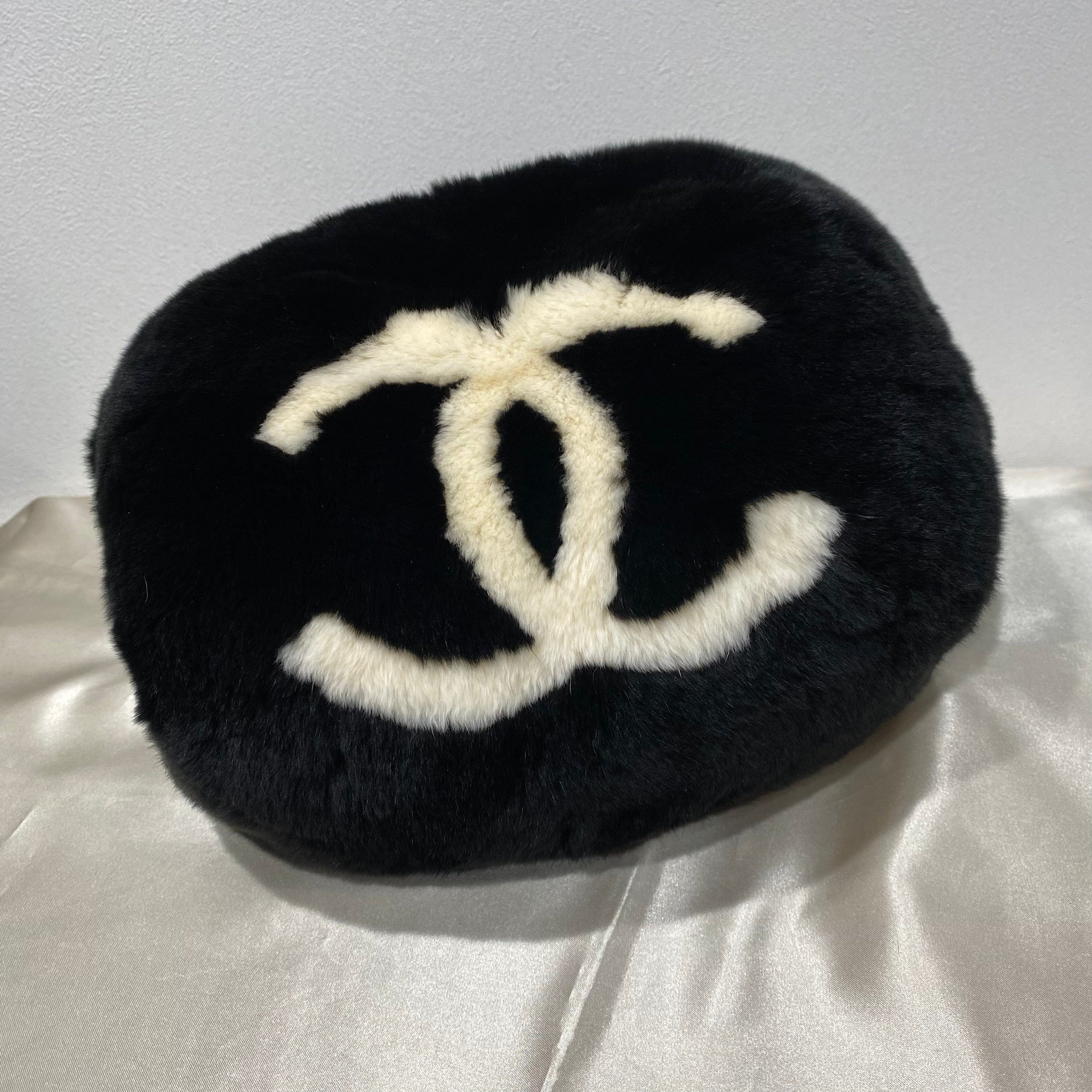 Chanel CHANEL VINTAGE COCOMARK ARM WARMER CHAINSHOULDER BAG BLACK FUR 90204392