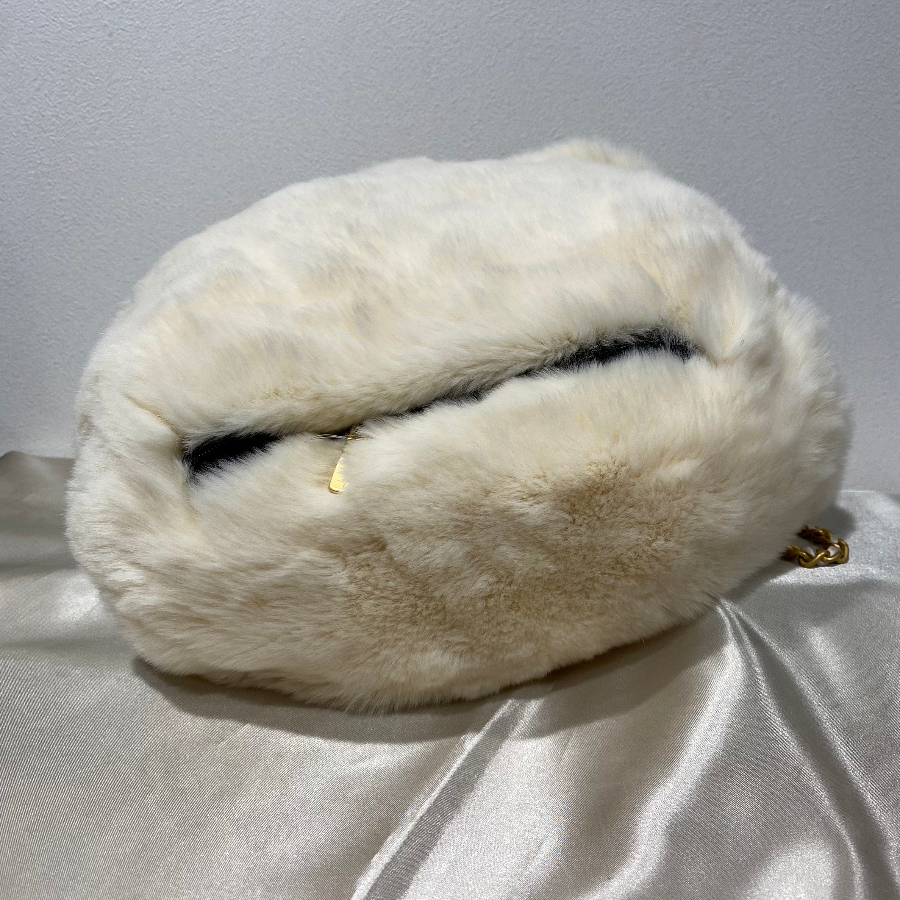 Chanel CHANEL VINTAGE COCOMARK ARM WARMER CHAINSHOULDER BAG WHITE FUR 90208932