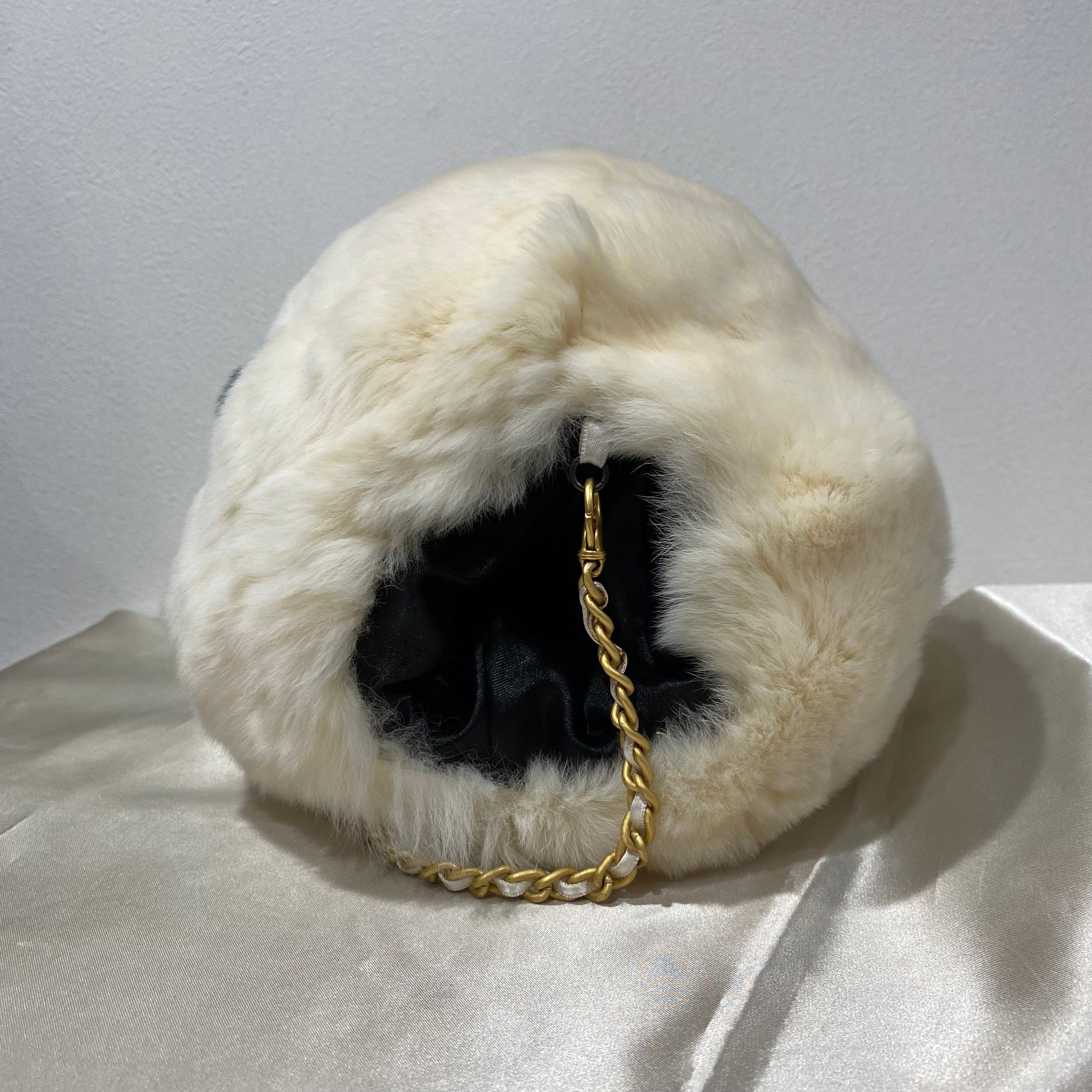 Chanel CHANEL VINTAGE COCOMARK ARM WARMER CHAINSHOULDER BAG WHITE FUR 90208932