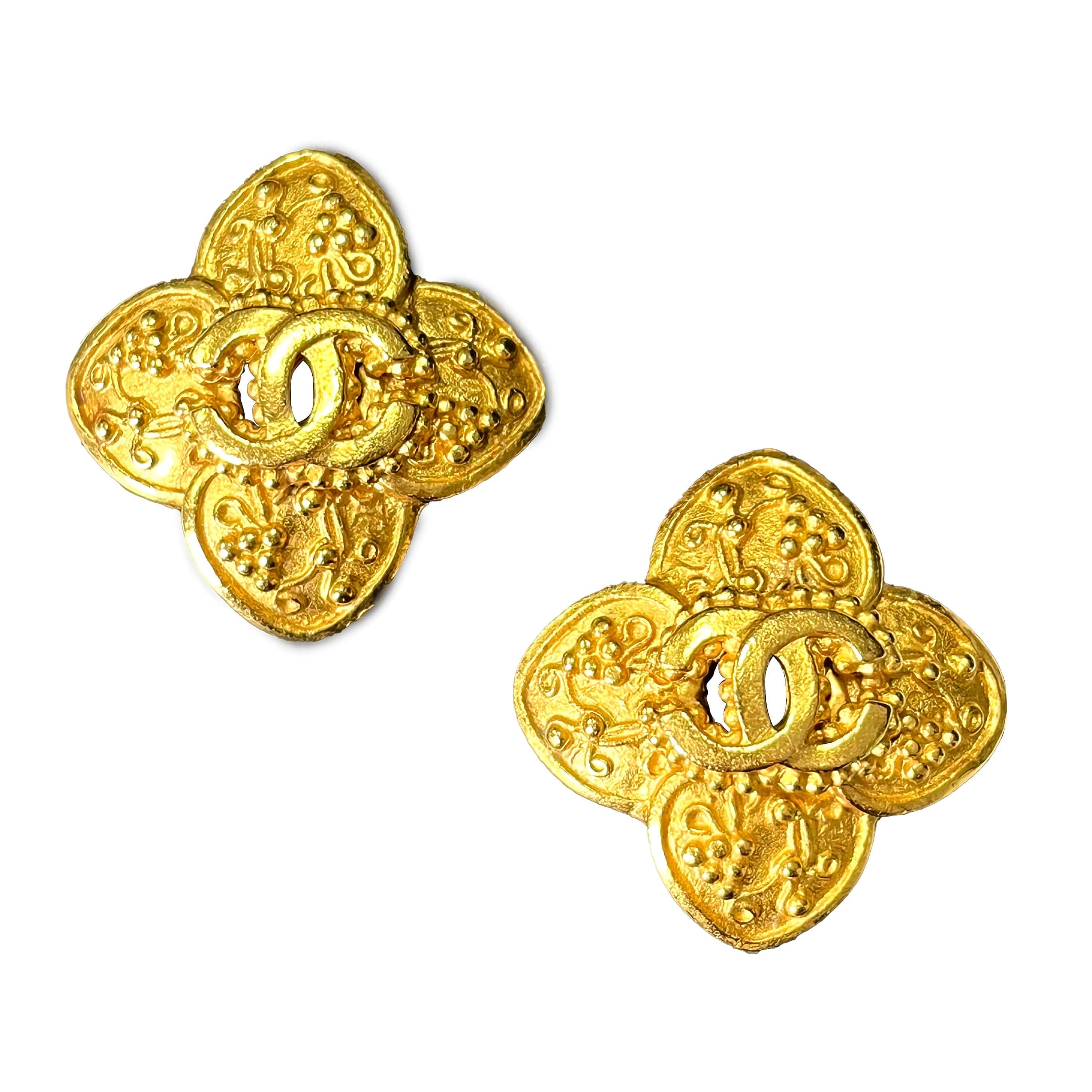 Chanel Chanel Vintage Earrings (Clip-On) Clover 96A 90213261