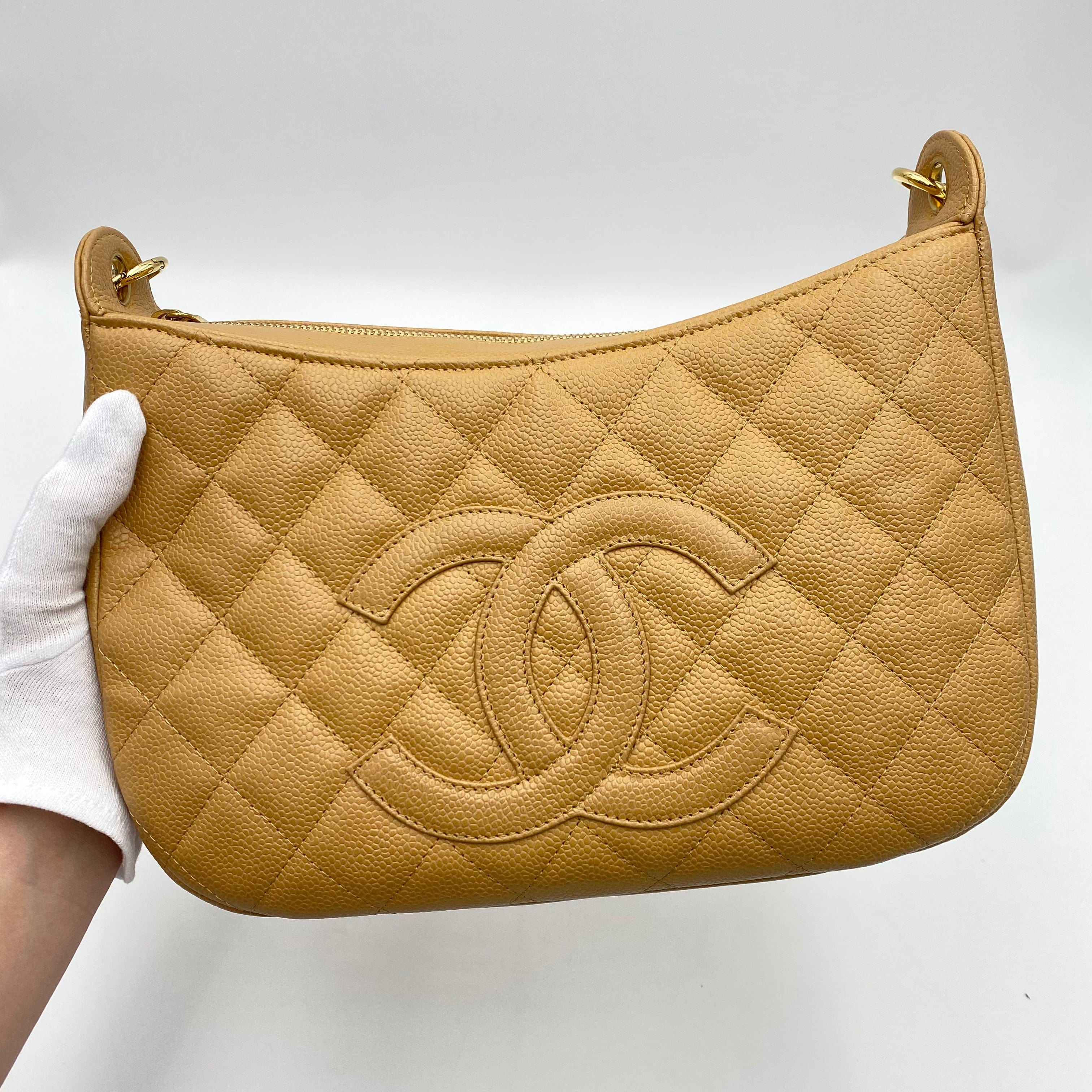 Chanel CHANEL VINTAGE HALF MOON ONE SHOULDER BAG BEIGE CAVIAR SKIN 90220654