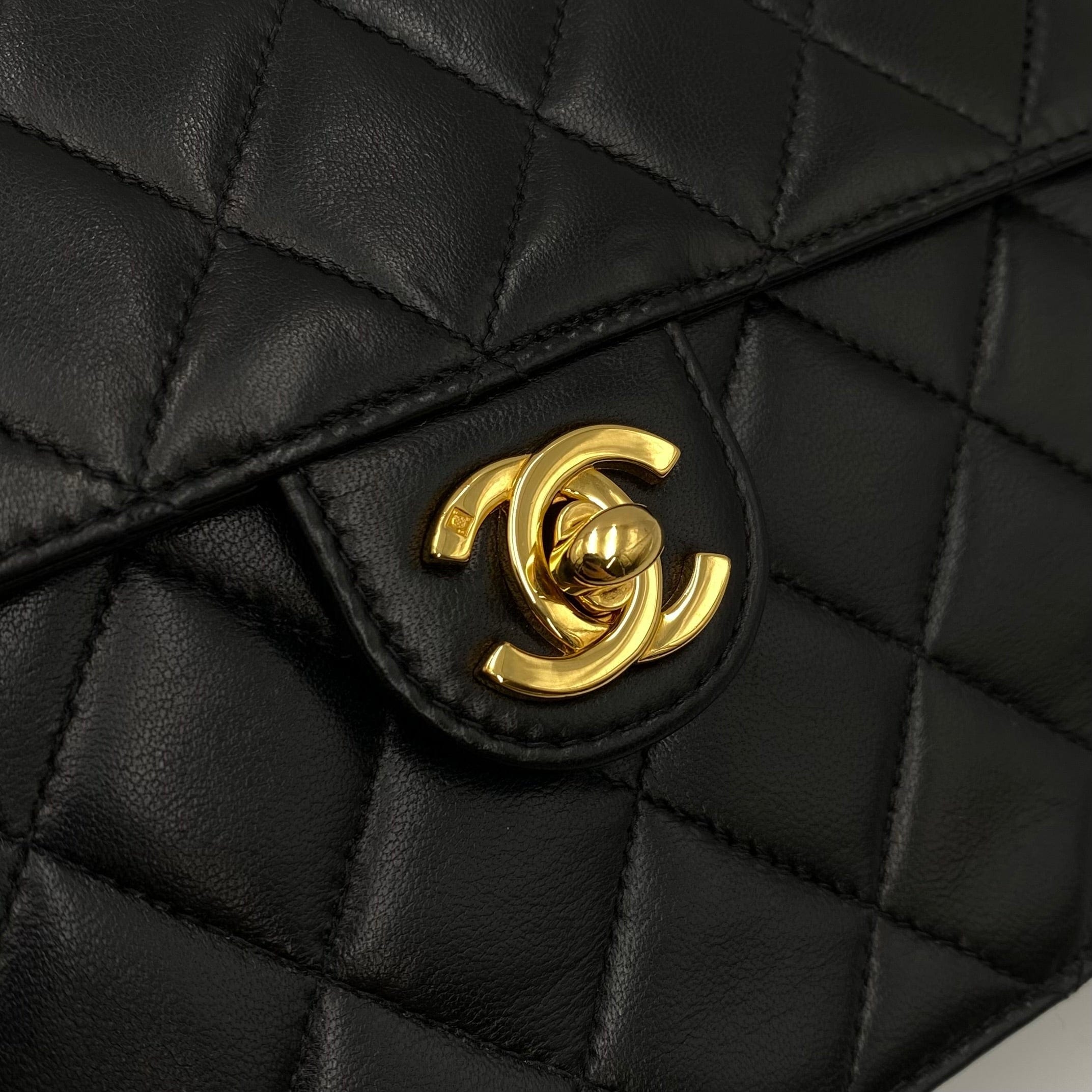 Chanel CHANEL VINTAGE MATELASSE CHAIN SHOULDER BAG BLACK LAMB SKIN 90218030