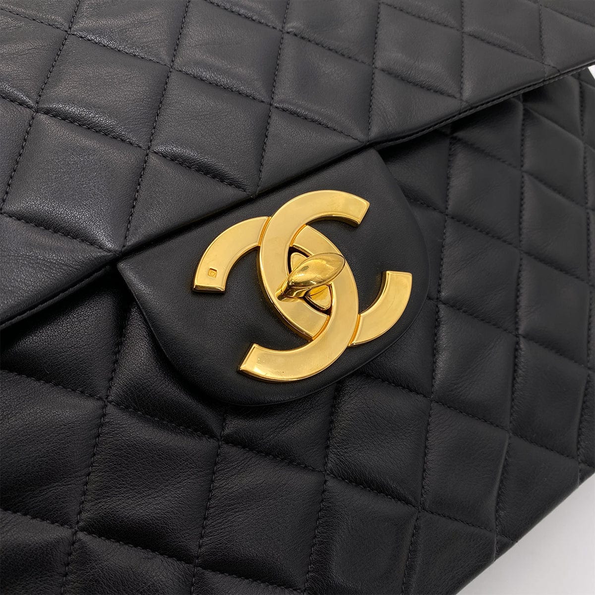 Chanel CHANEL VINTAGE MAXI MATELASSE 34 CHAIN SHOULDER BAG BLACK LAMB SKIN 90255720