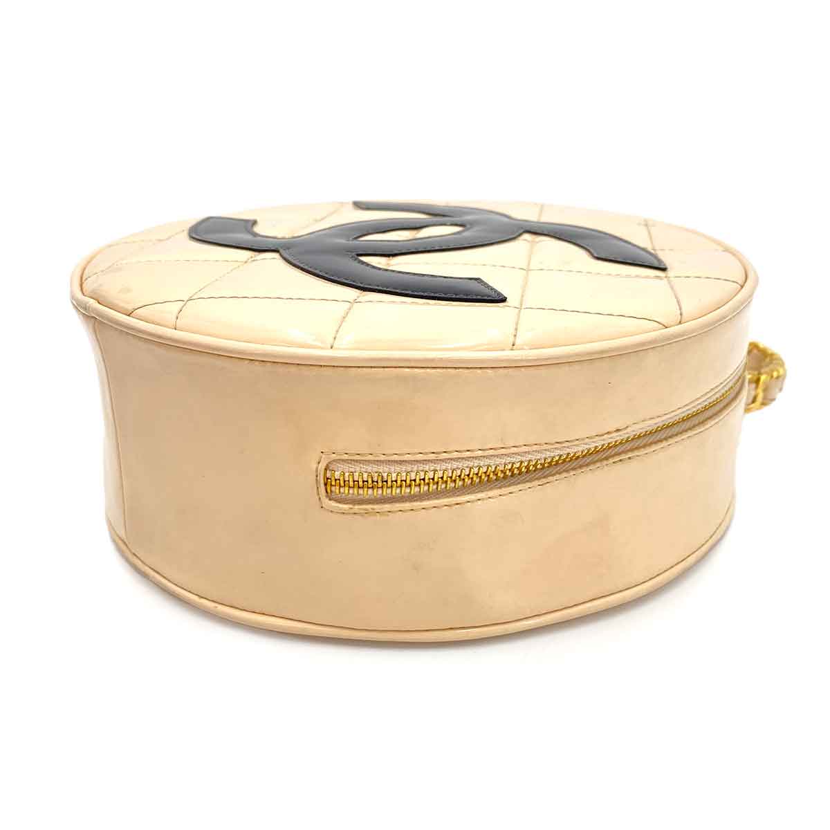 Chanel CHANEL VINTAGE ROUND VANITY HAND BAG BEIGE ENAMEL 90205179