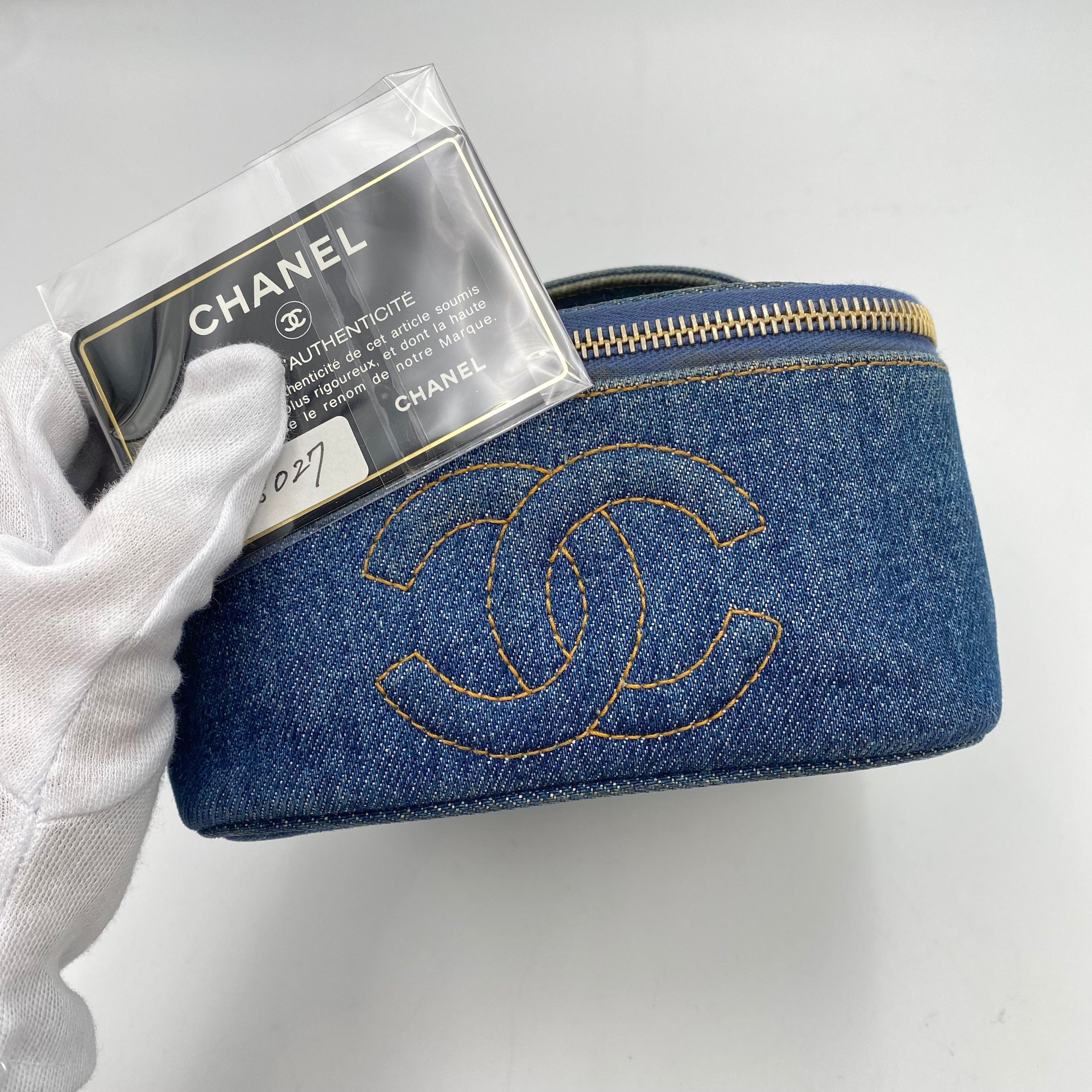 Chanel CHANEL VINTAGE VANITY HAND BAG BLUE DENIM 90218027