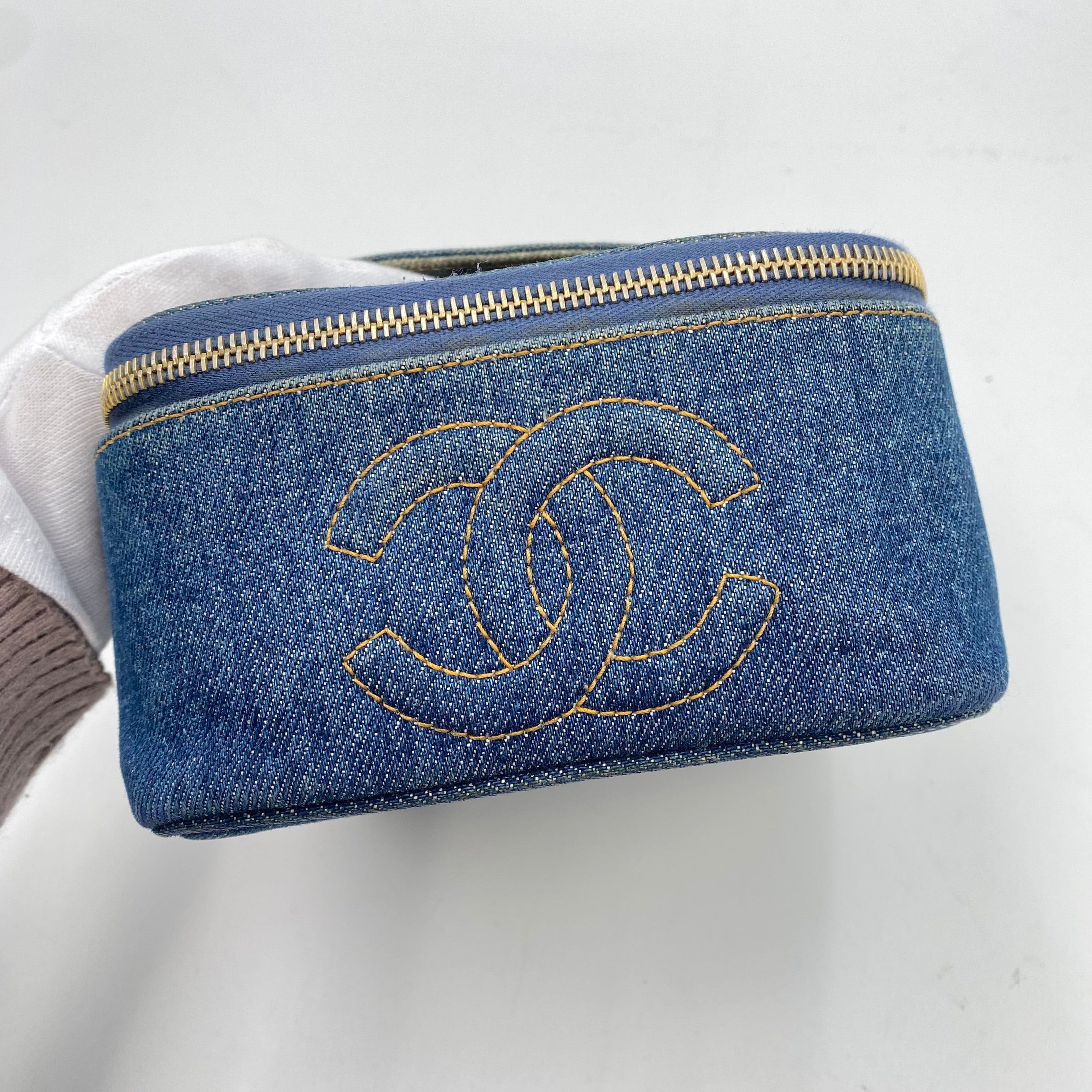 Chanel CHANEL VINTAGE VANITY HAND BAG BLUE DENIM 90218027