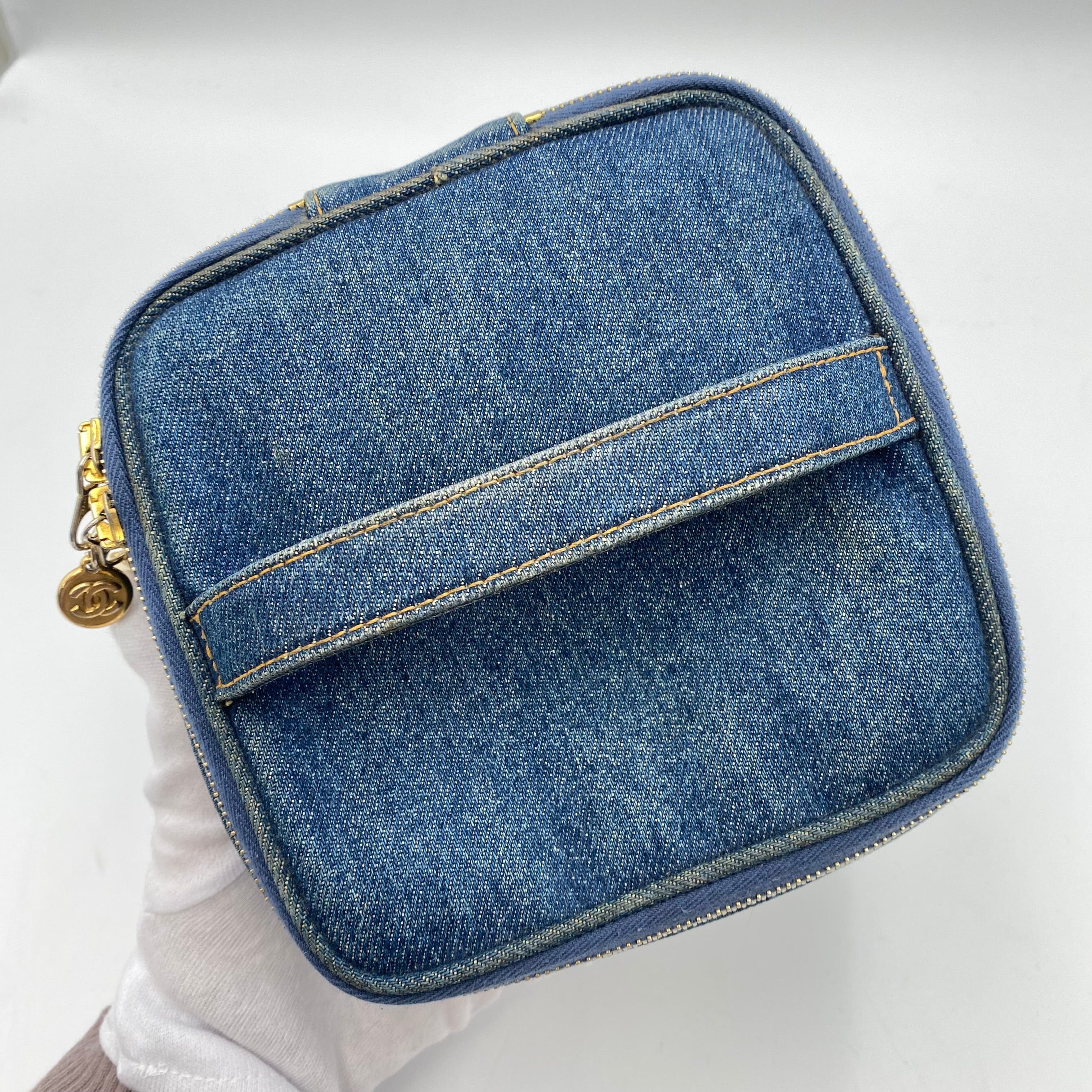 Chanel CHANEL VINTAGE VANITY HAND BAG BLUE DENIM 90218027